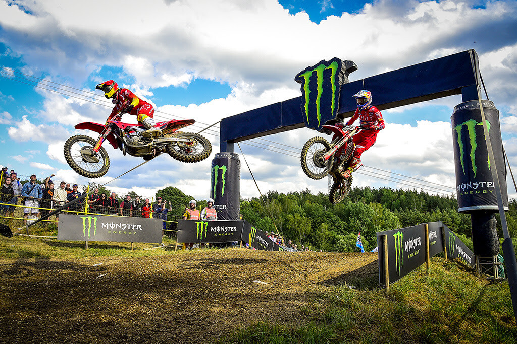 Tim Gajser passes Jorge Prado
