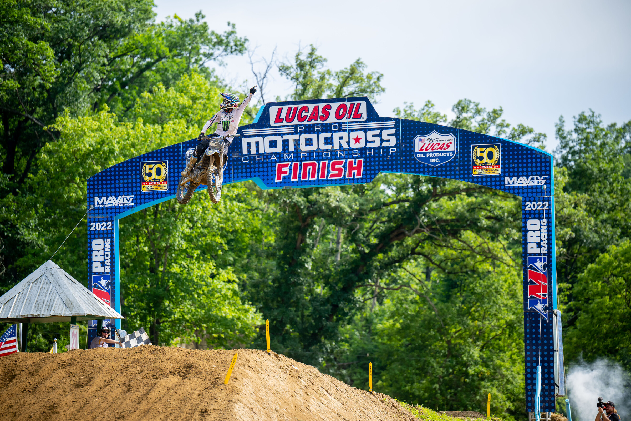 Tomac earns his third consecutive 1-1 day this summer.