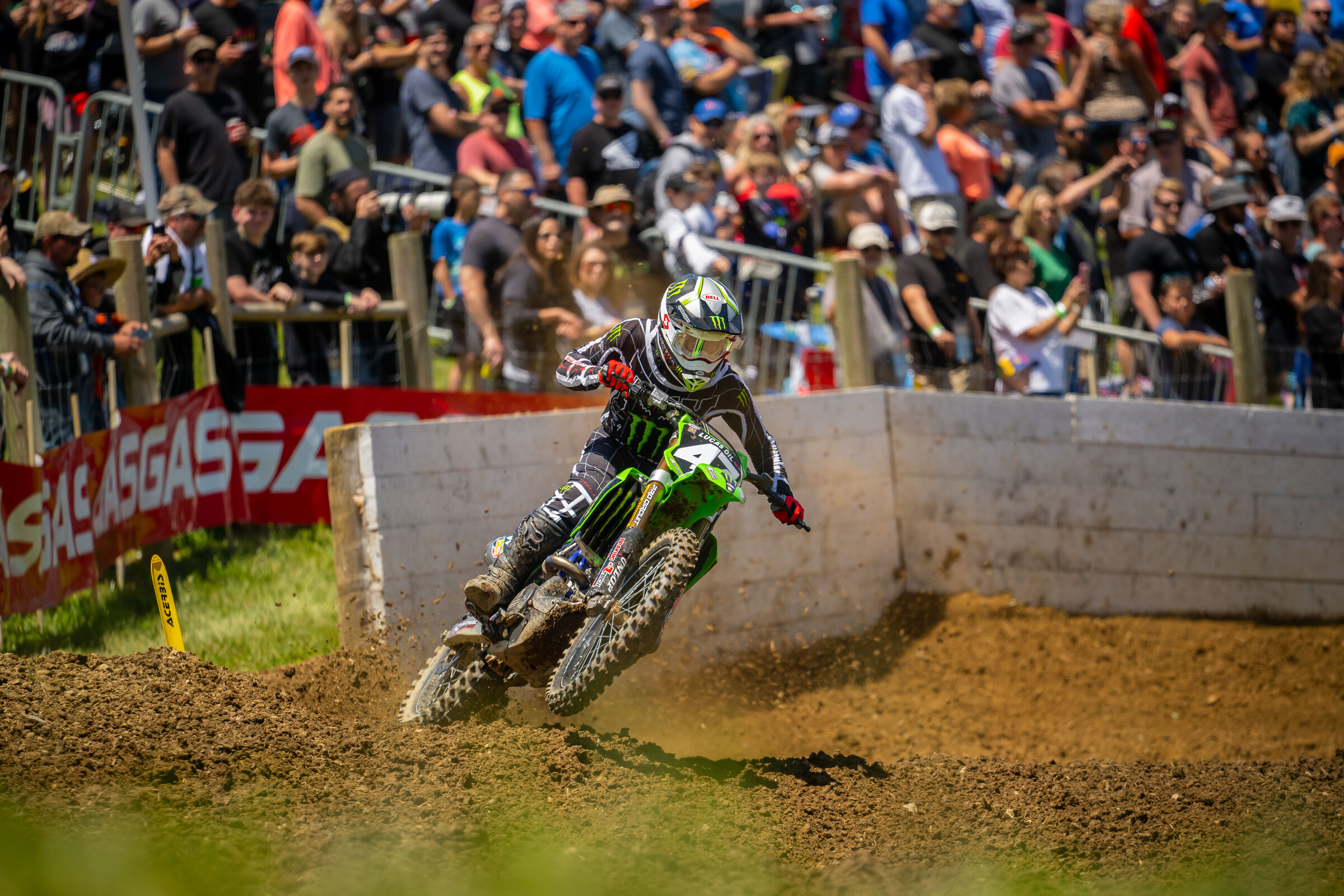 Hammaker leading the first moto at the High Point National.