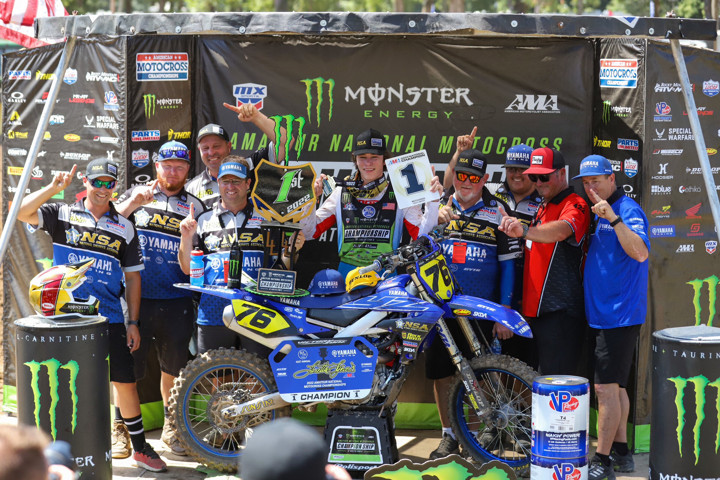 The Yamaha Factory Amateur Team posing with Avery Long.