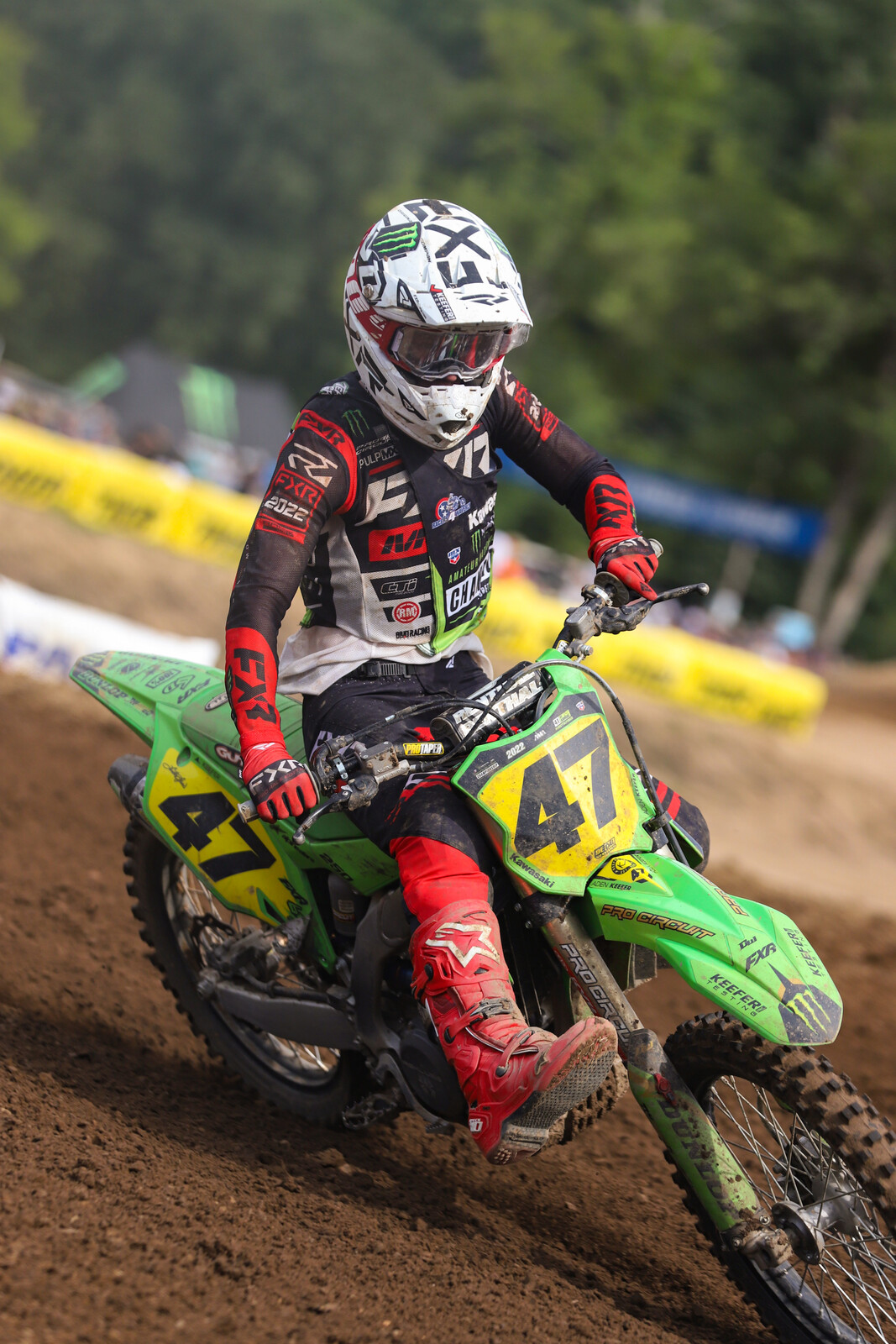 Just like his pops, Aden Keefer was ripping. He was also in the running for lit kit of the week.