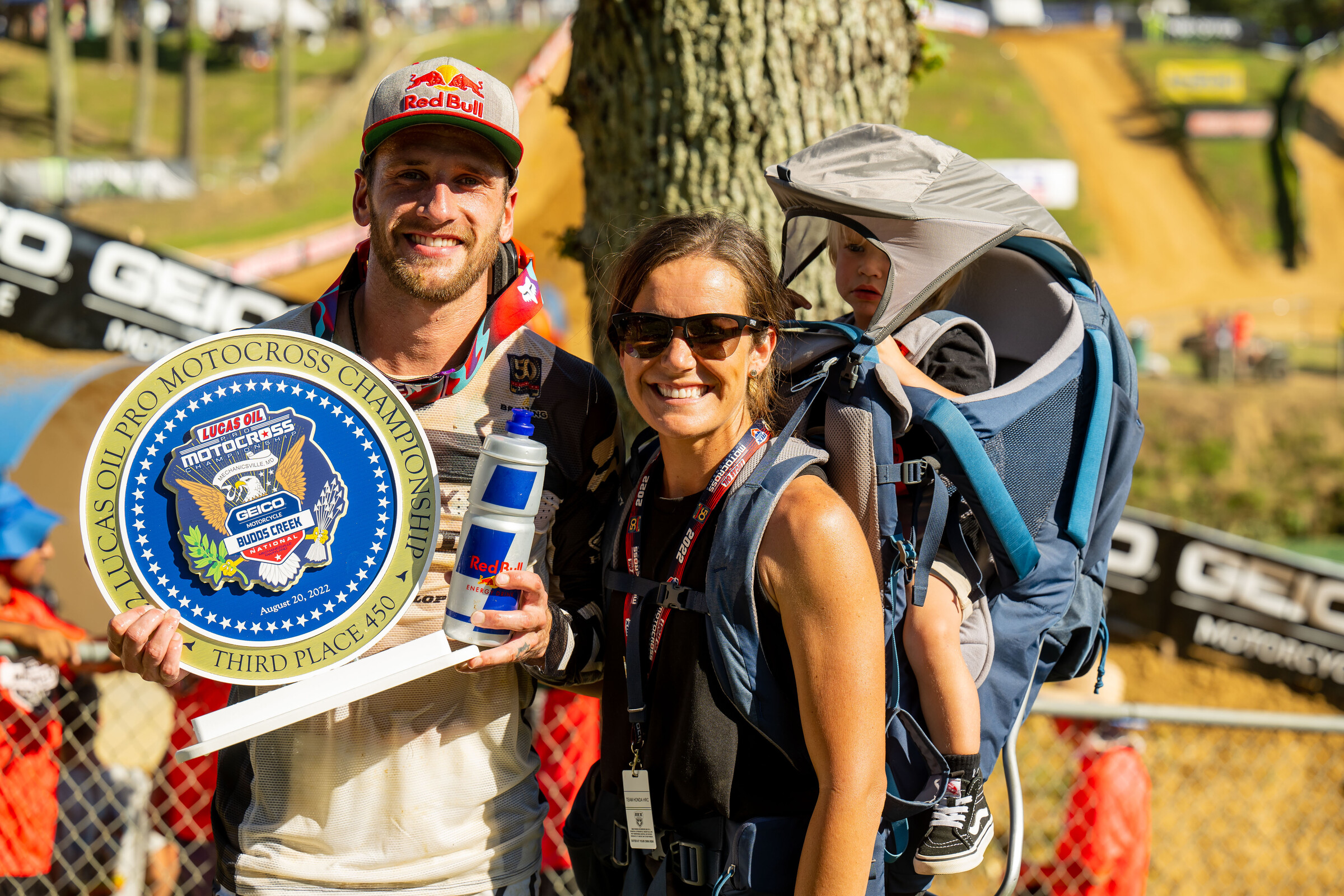 The Roczen family after the race.