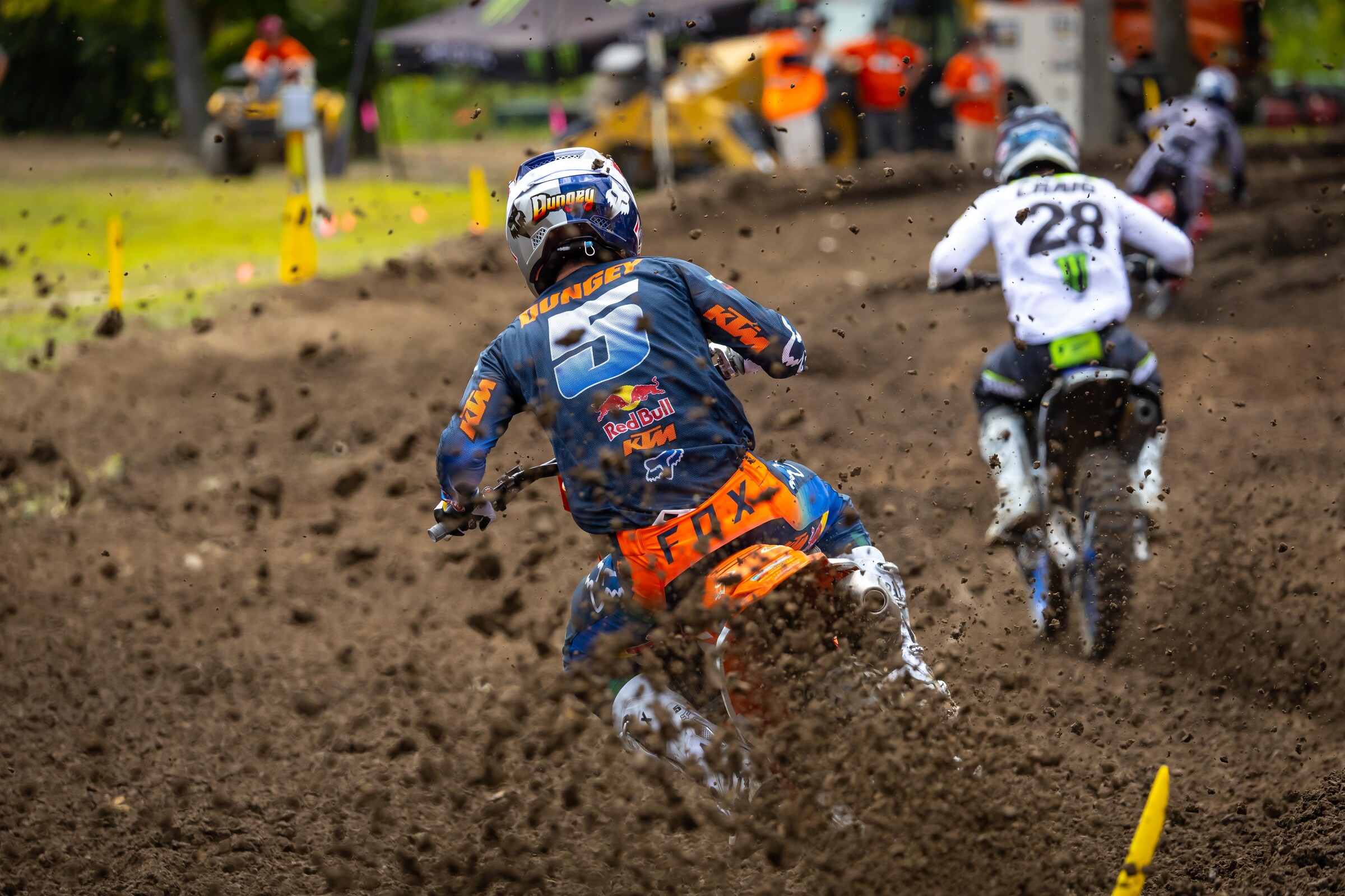 Dungey going after Craig.