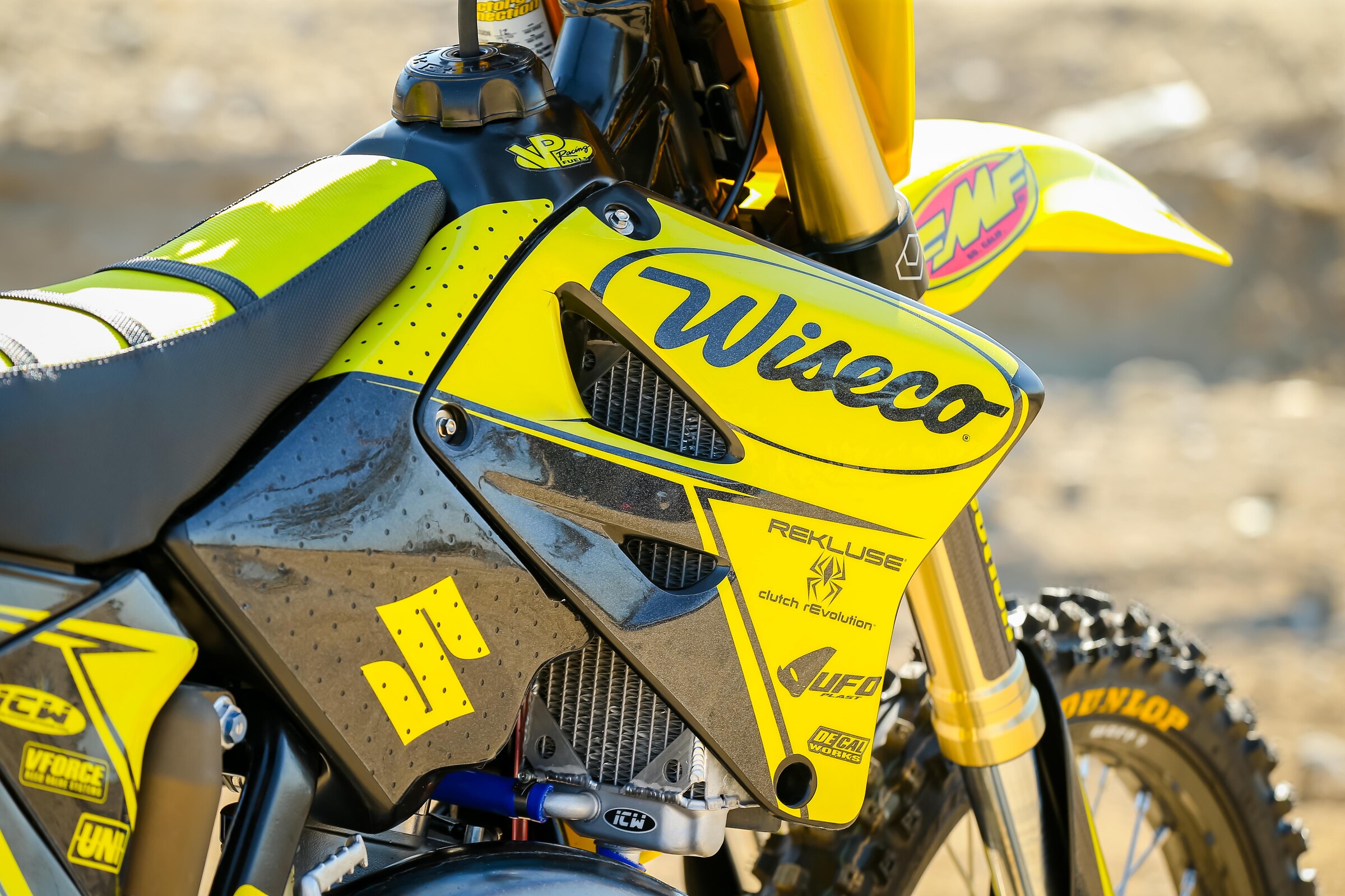 2003 Suzuki RM125 Rebuild Garage Build Video with Jay Clark Racer X