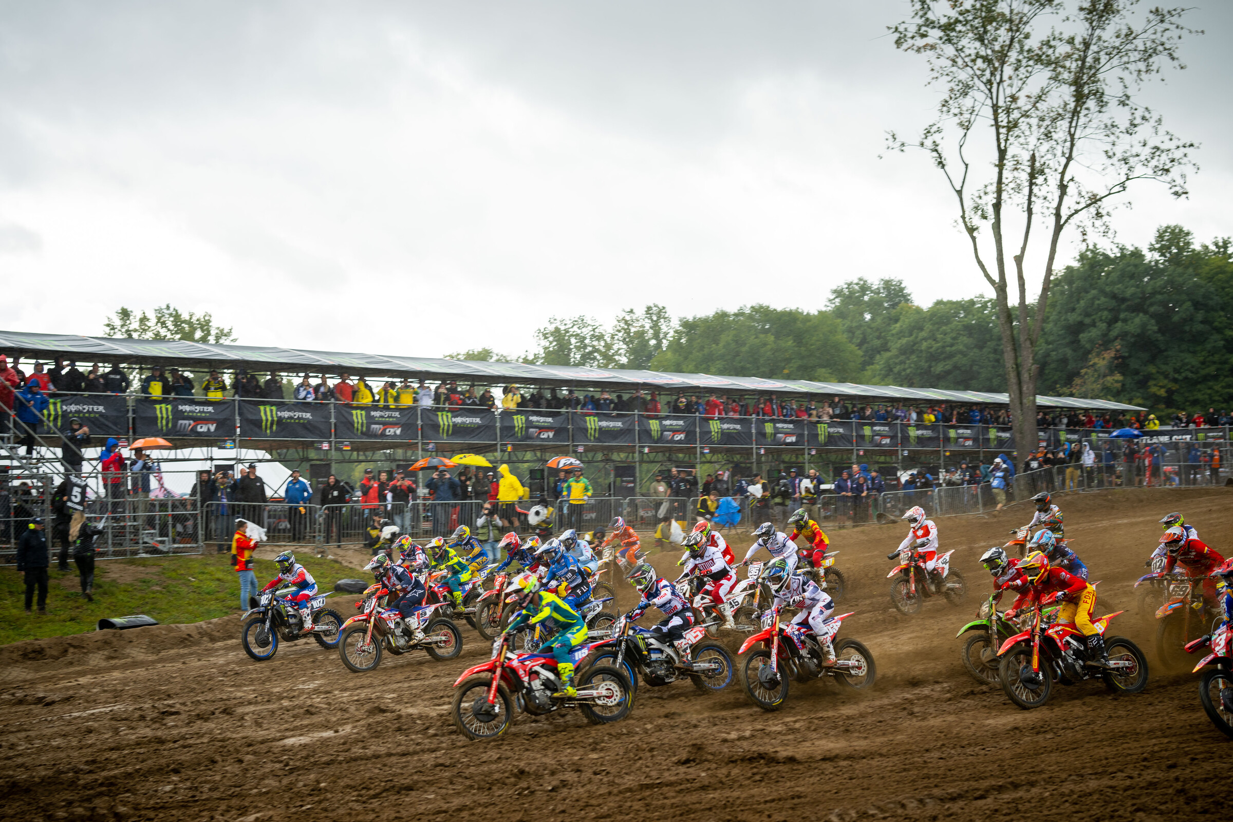 Justin Cooper #102 pulled a great start in the MX2/Open moto.