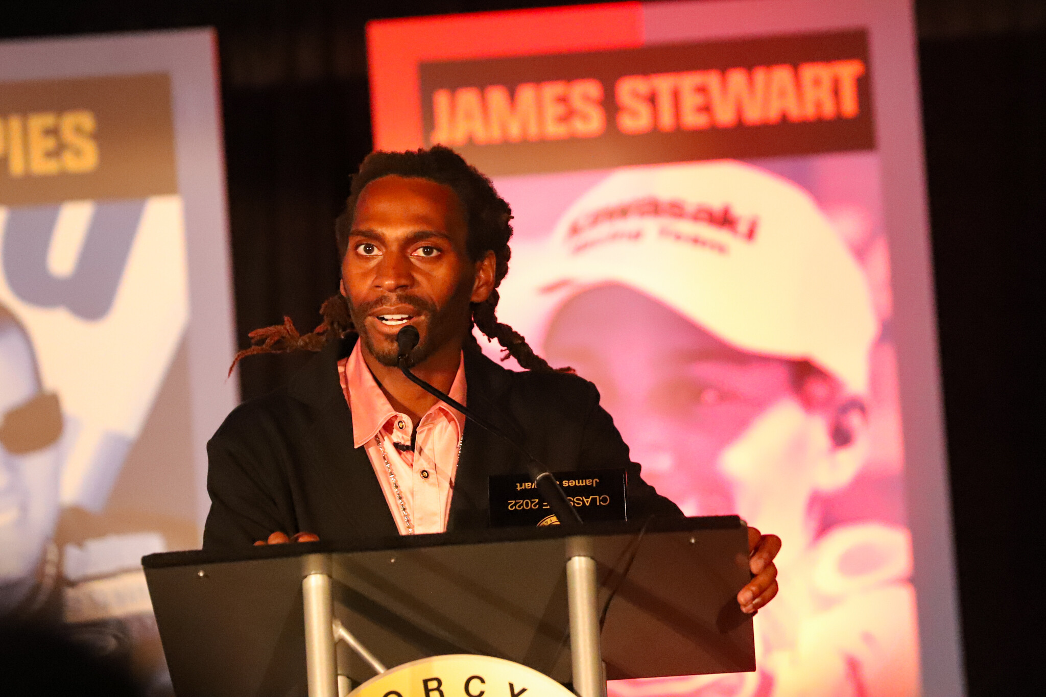 Stewart giving his speech on Friday night at the induction ceremony.