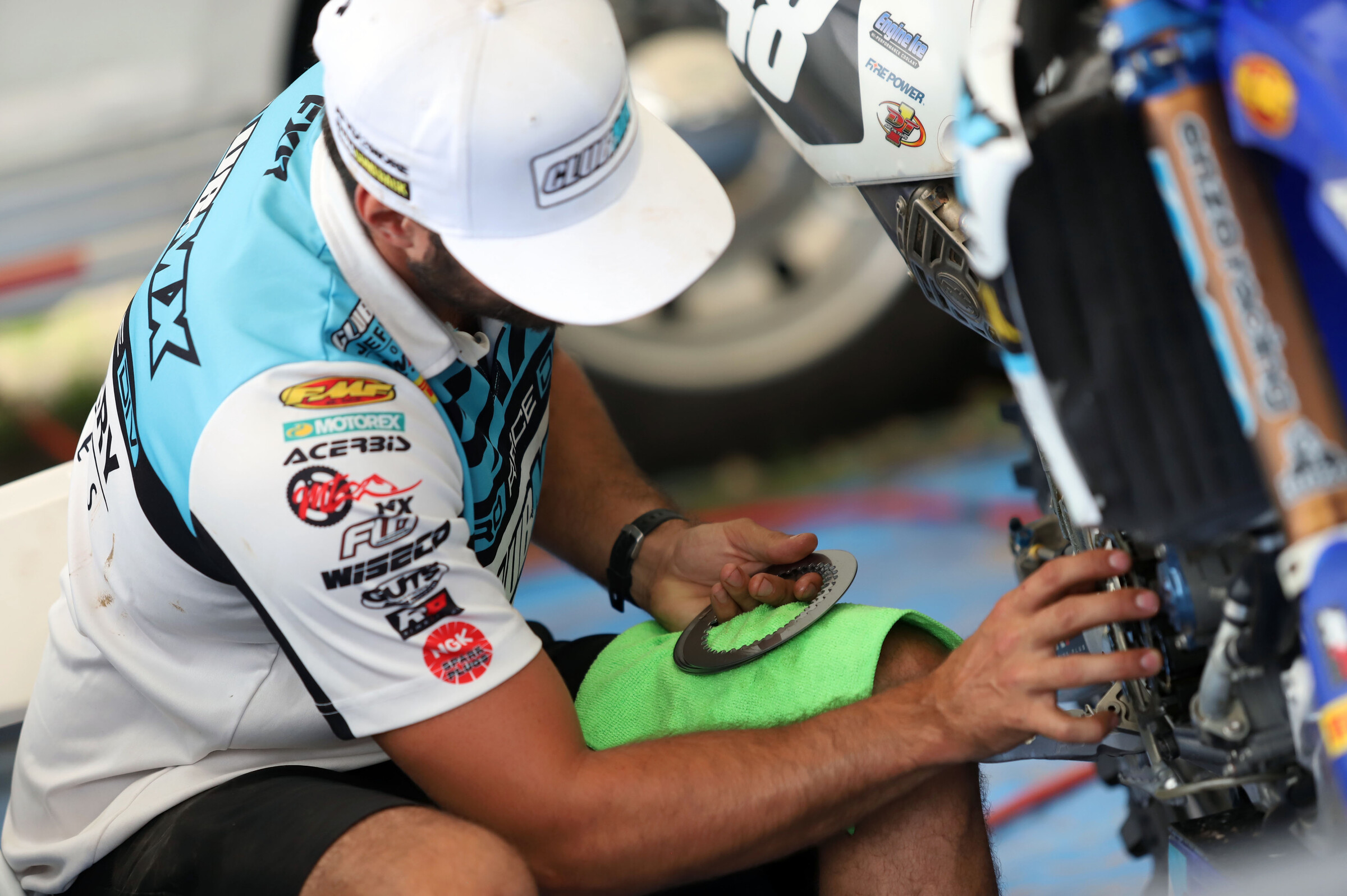 Greg Chidgey replacing a clutch on Garrett Marchbanks' YZ250F at the 2021 RedBud National.
