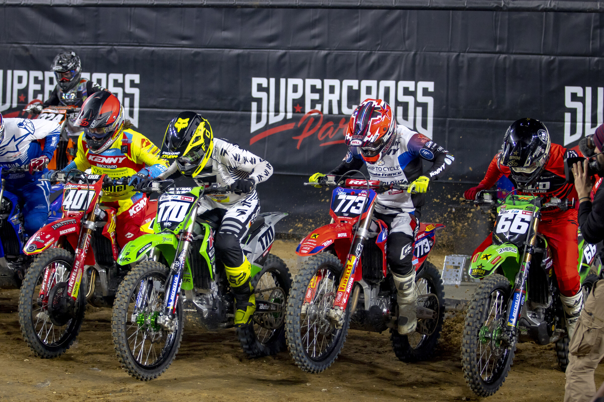 The start of an SX2 race.