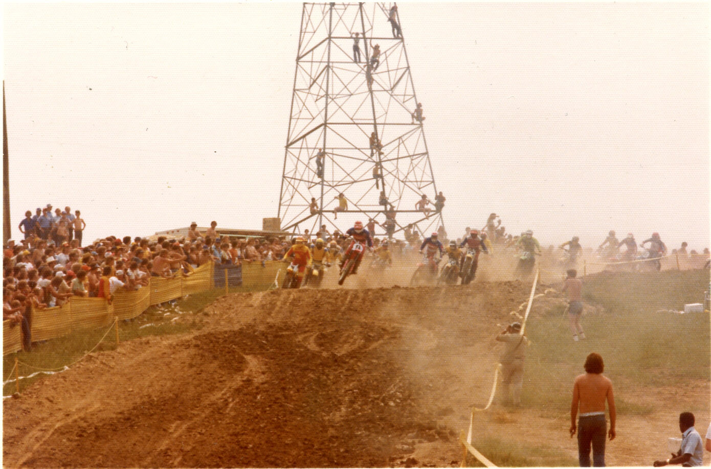 Marty Smith leading 1977 (check out the people in the power tower)