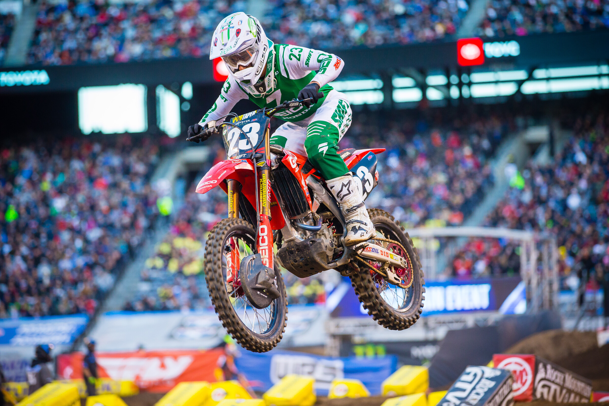 Chase Sexton's New York Jets themed gear for the 2019 East Rutherford Supercross in MetLife Stadium.