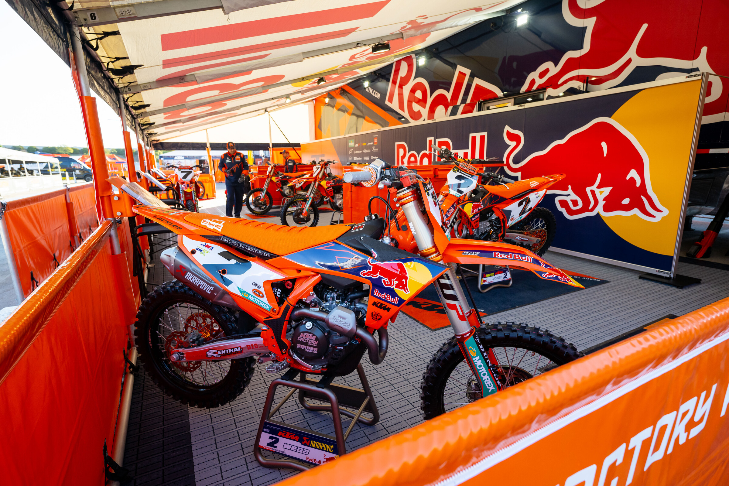 NUOVO RAY 1:12 Cooper Webb #2 Red Bull Factory KTM SXF 450 Modello