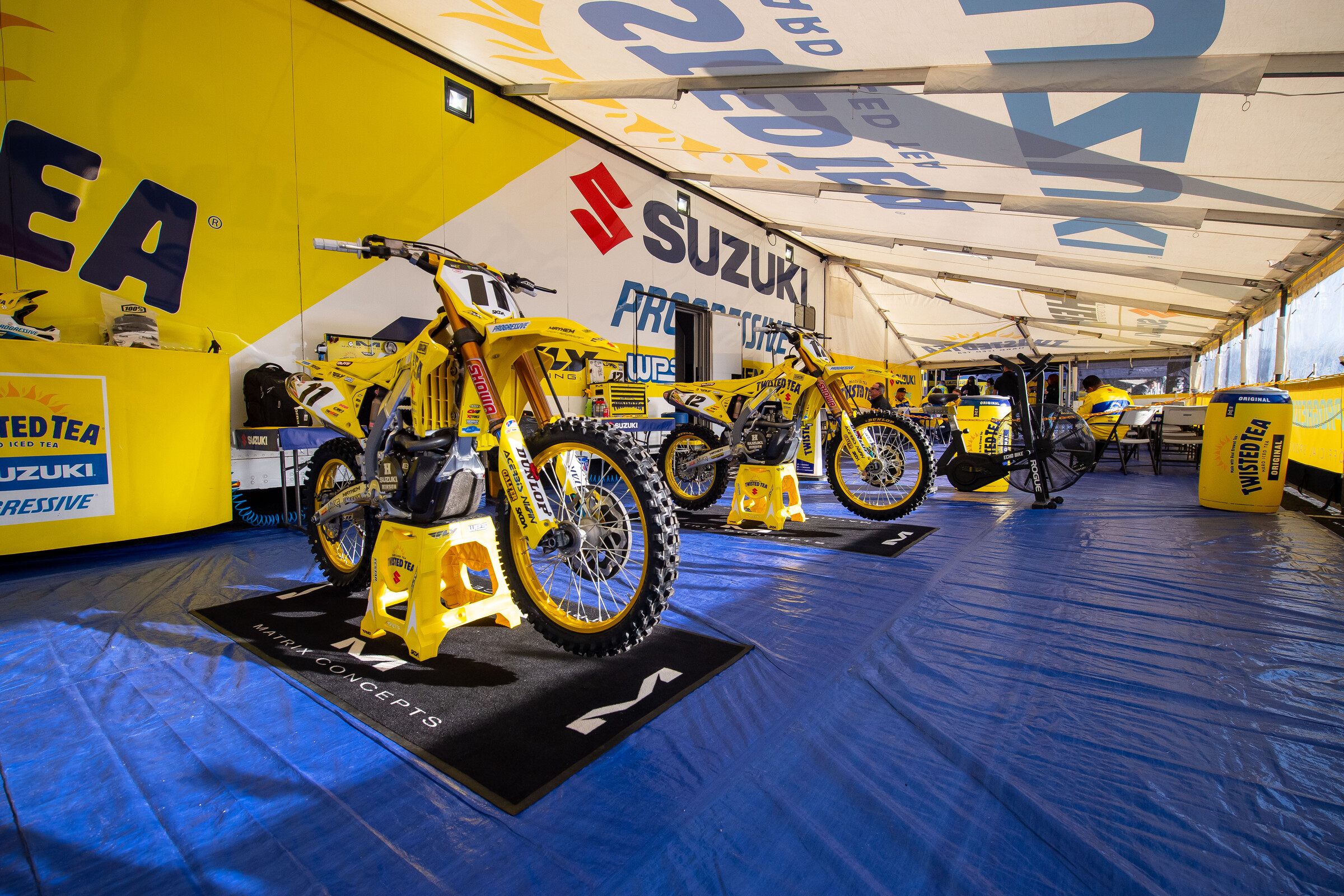 450 Words: Mac and Chiz