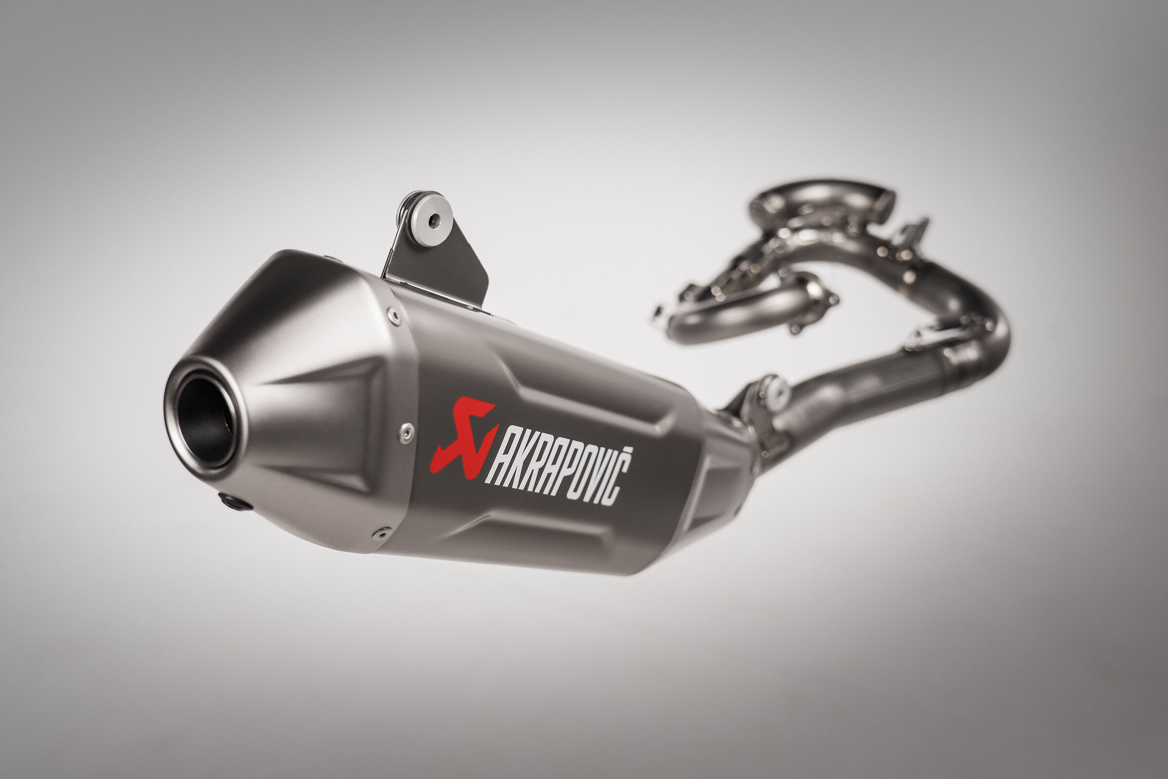 Akrapovič Releases New Off-Road Racing–Inspired Exhaust for Yamaha YZ450F -  Racer X