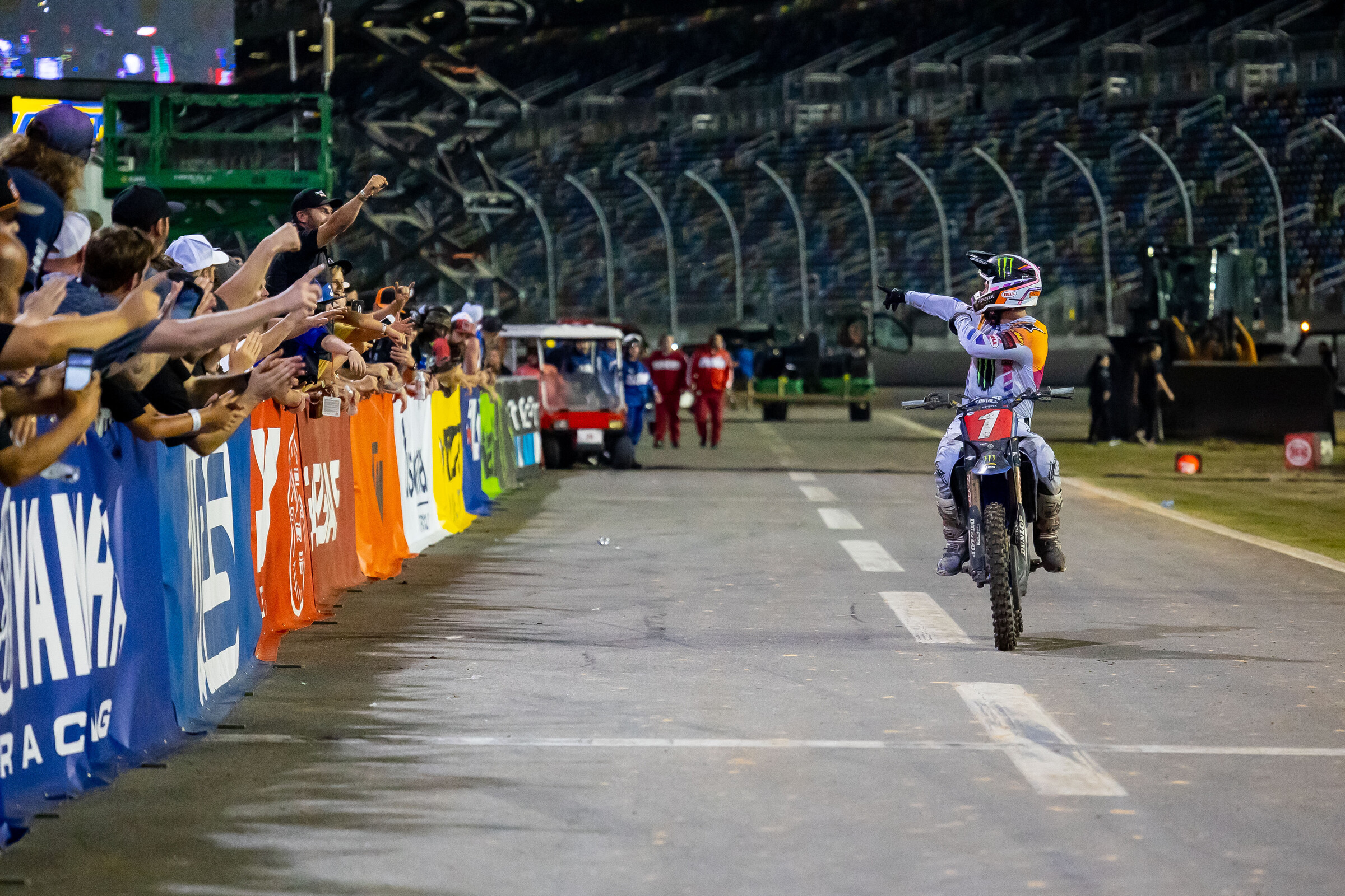 Eli Tomac salutes the Daytona crowd.