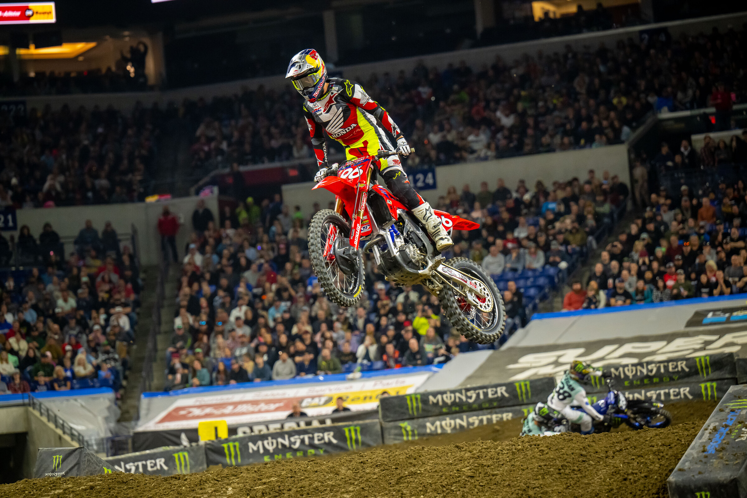 Hunter Lawrence continues to extend his points lead. 