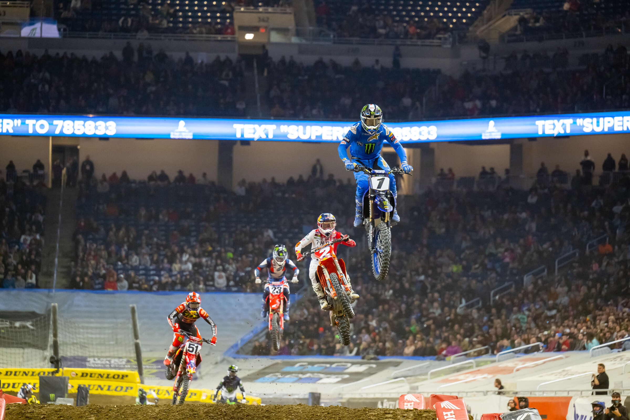 The racing was this close for most of the main in Detriot. 