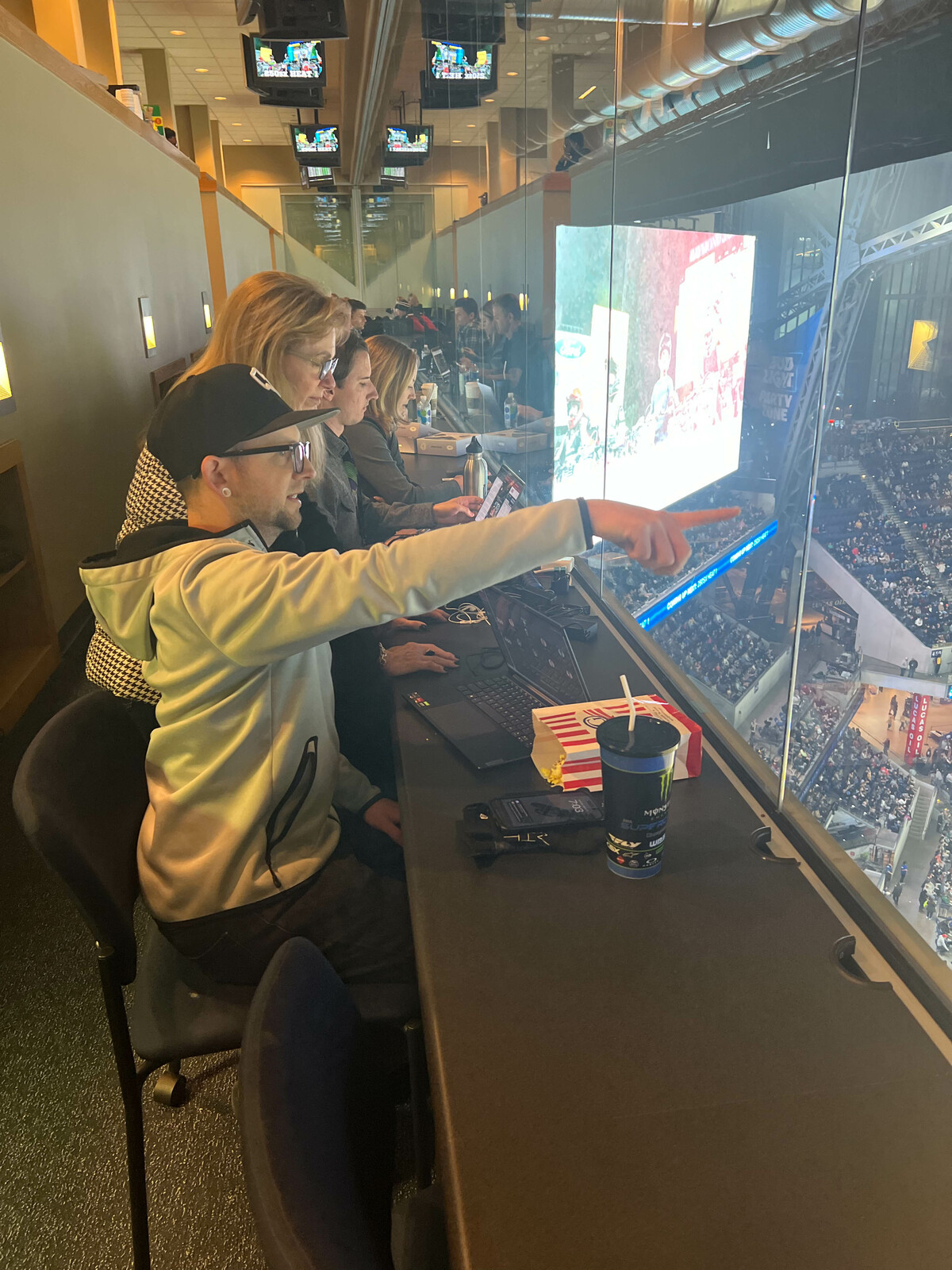 Donnie Southers filling in Barbara on the important SX 101s.