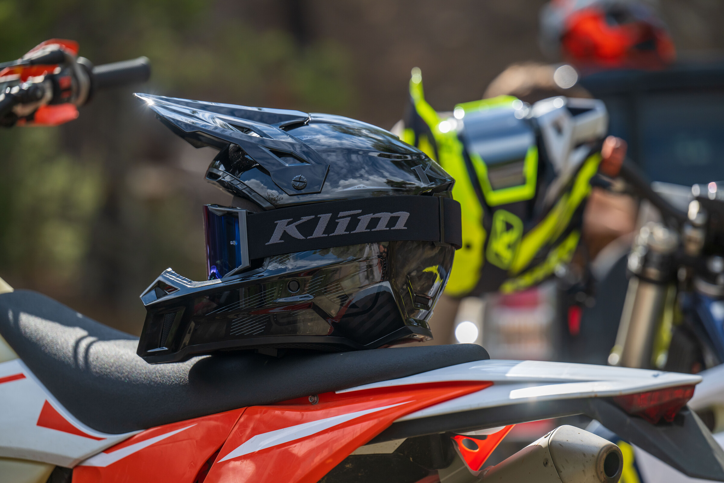 KLIM-2023-New-Off-Road-Gear-F3-Carbon-Pro-Black