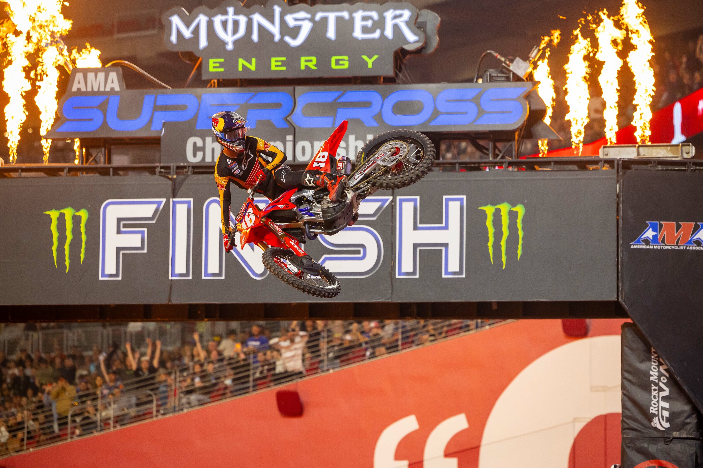 Jett Lawrence (Honda) claimed his 12th career 250SX main event win.