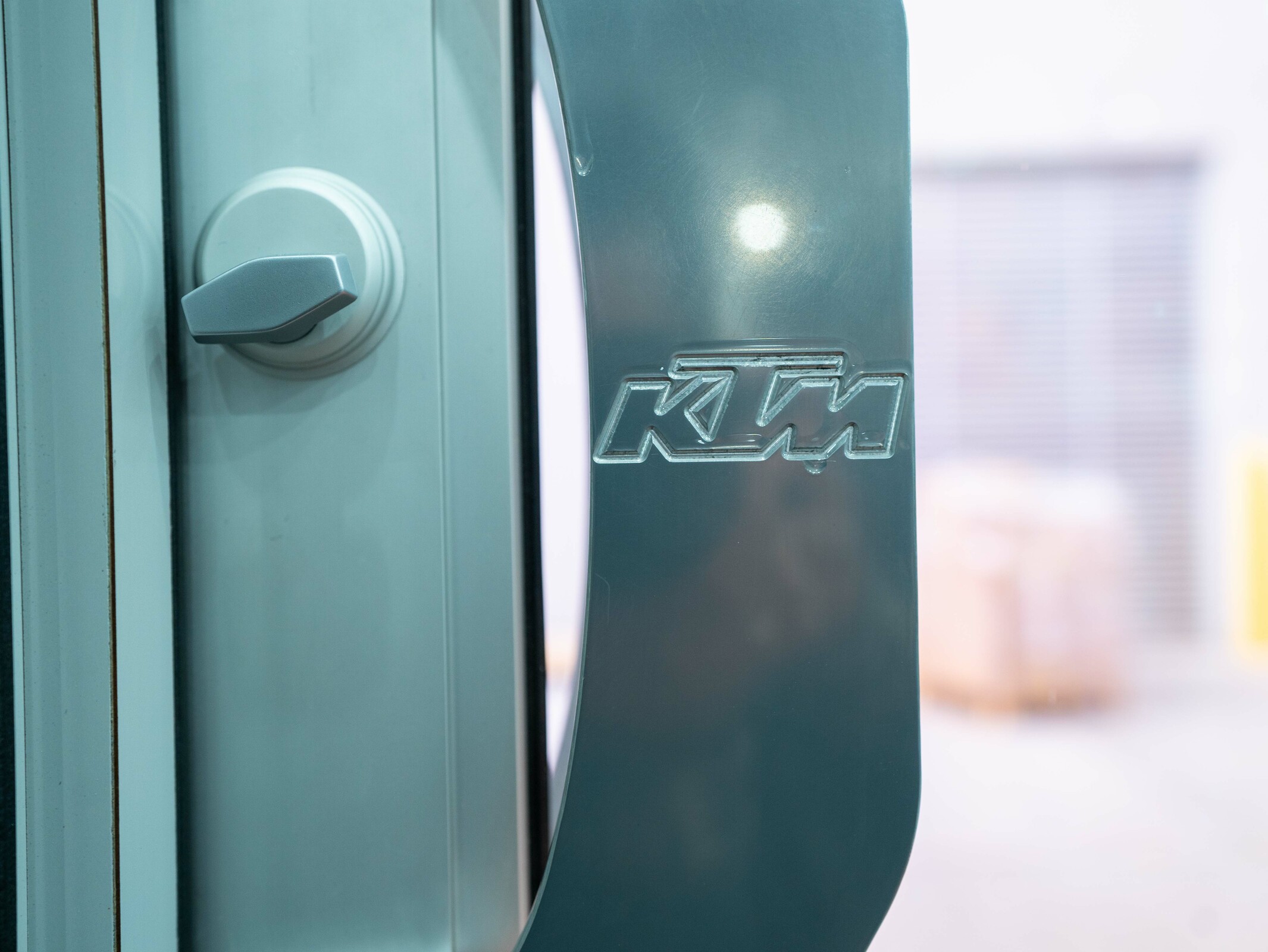 RED BULL KTM FACTORY RACING SX_MX HOSPITALITY TRAILER-8