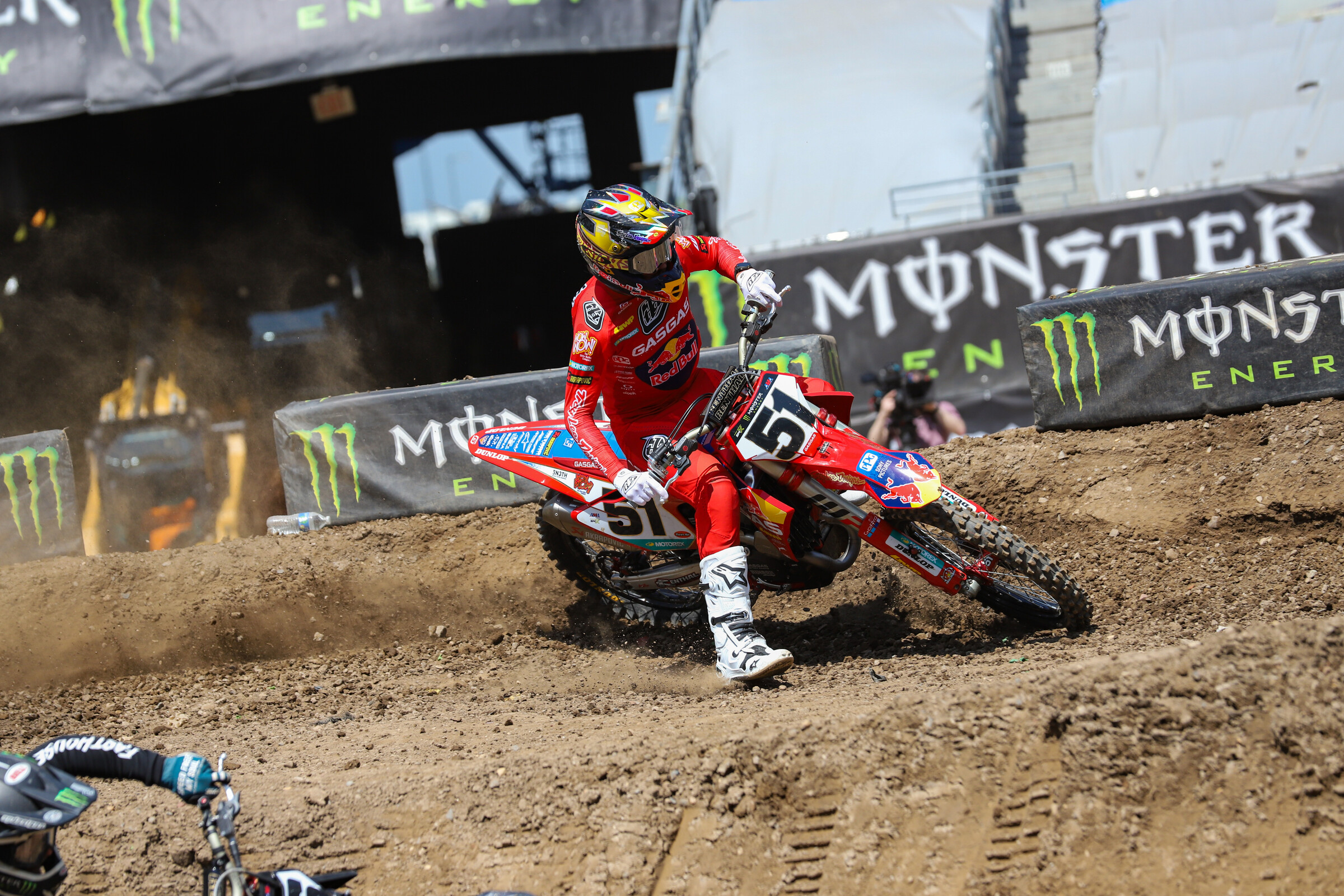 Justin Barcia goes outside in the elevated turn as Justin Hill goes inside.