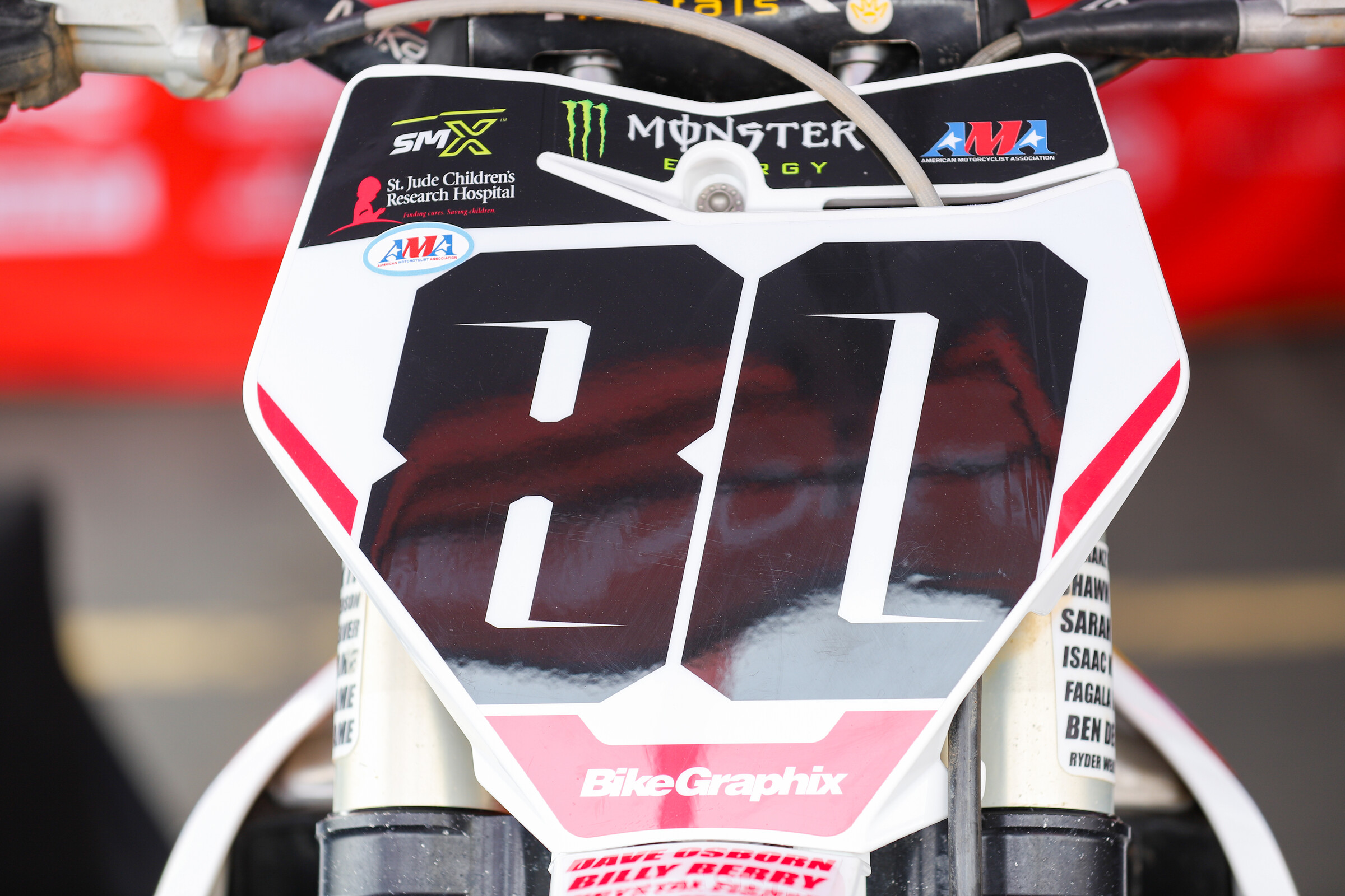 Moranz's front number plate.