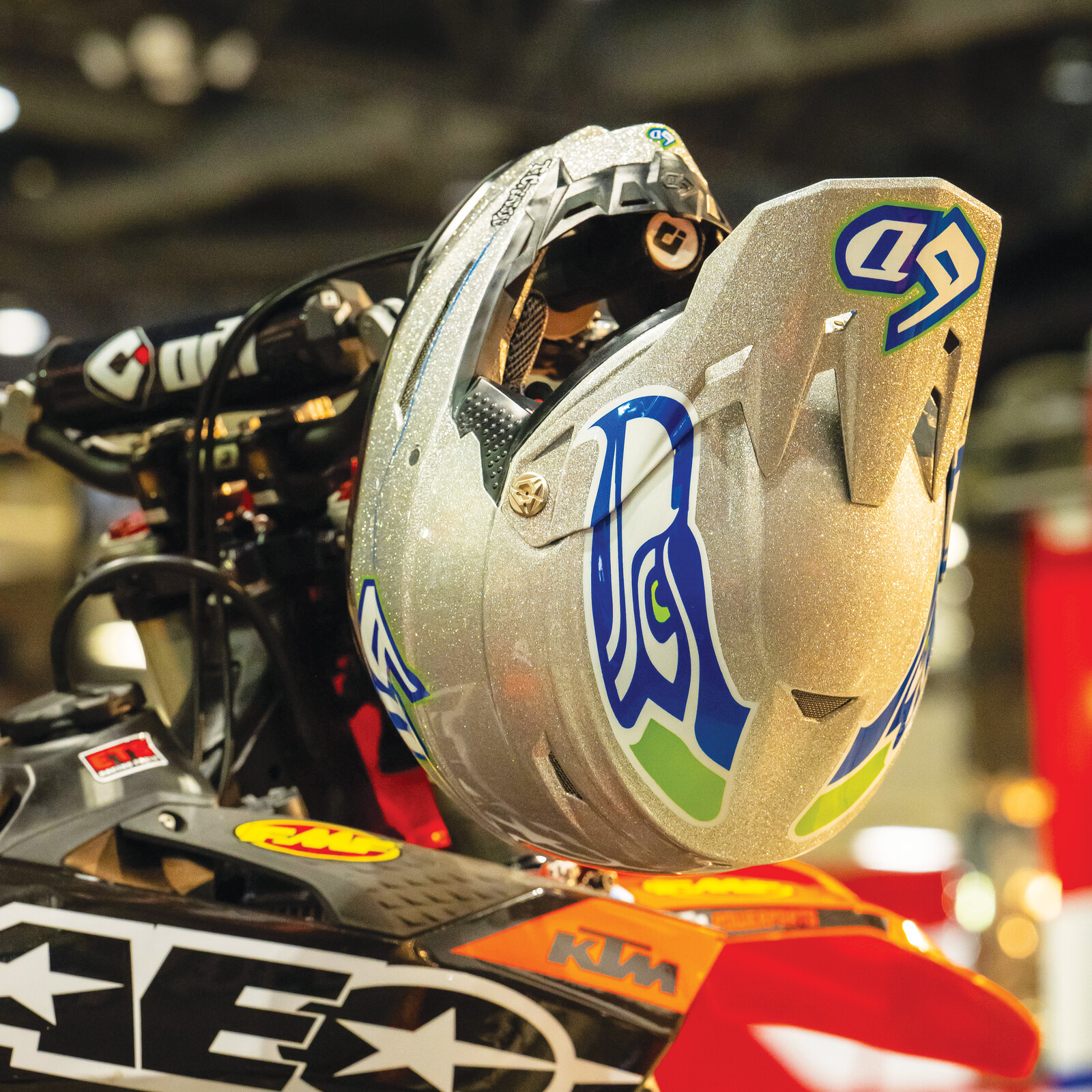 Derek Kelley’s Seahawks helmet for Seattle was on point.