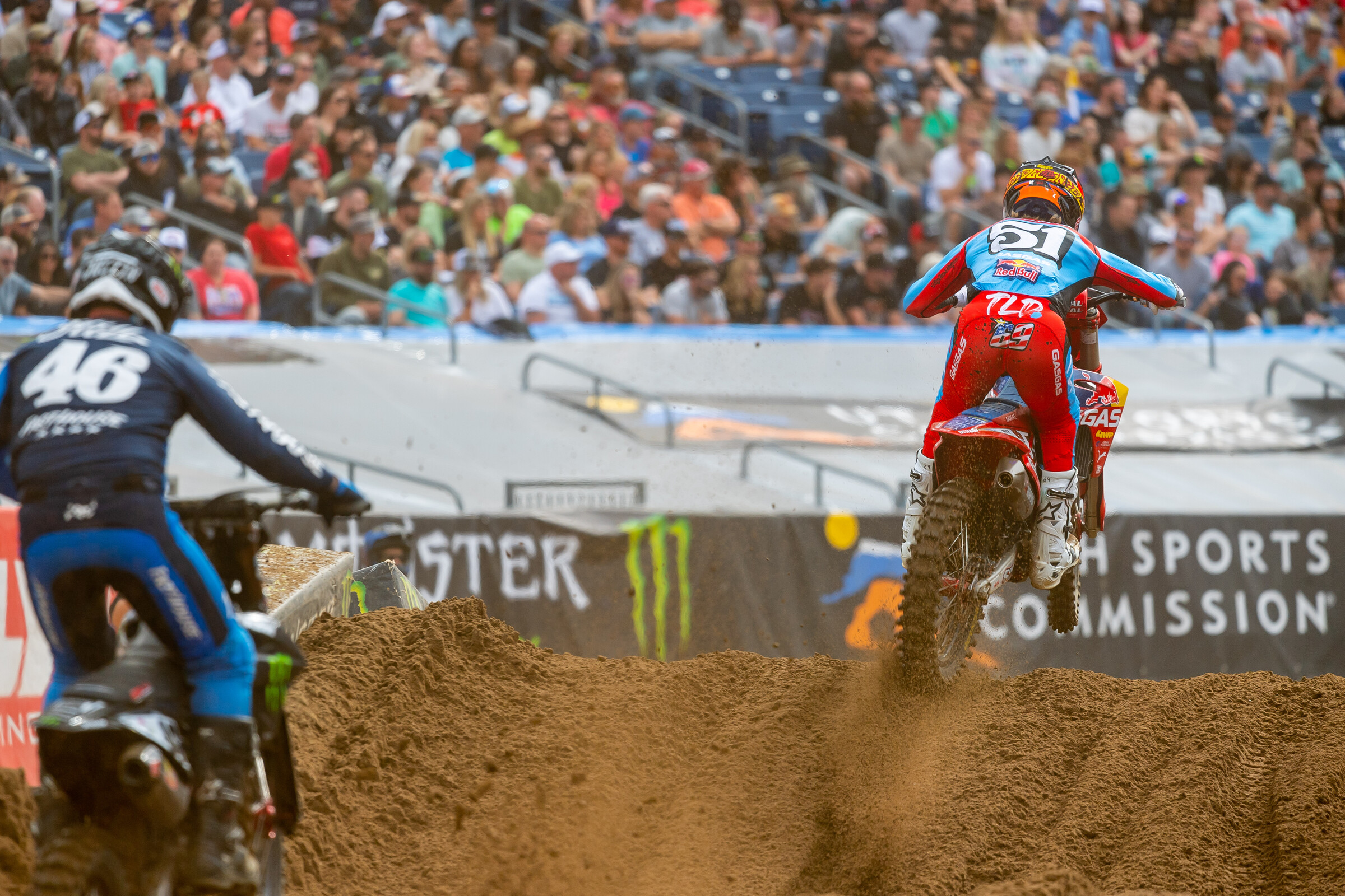 Justin Barcia leads Justin Hill. 