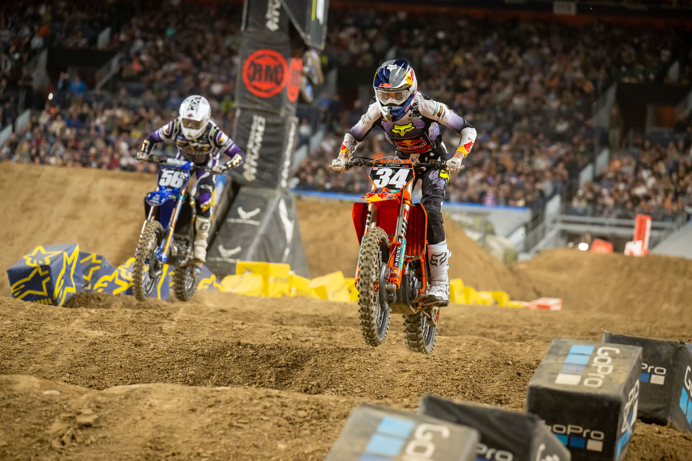 Enzo Lopes chases down the #34 of Max Vohland. 