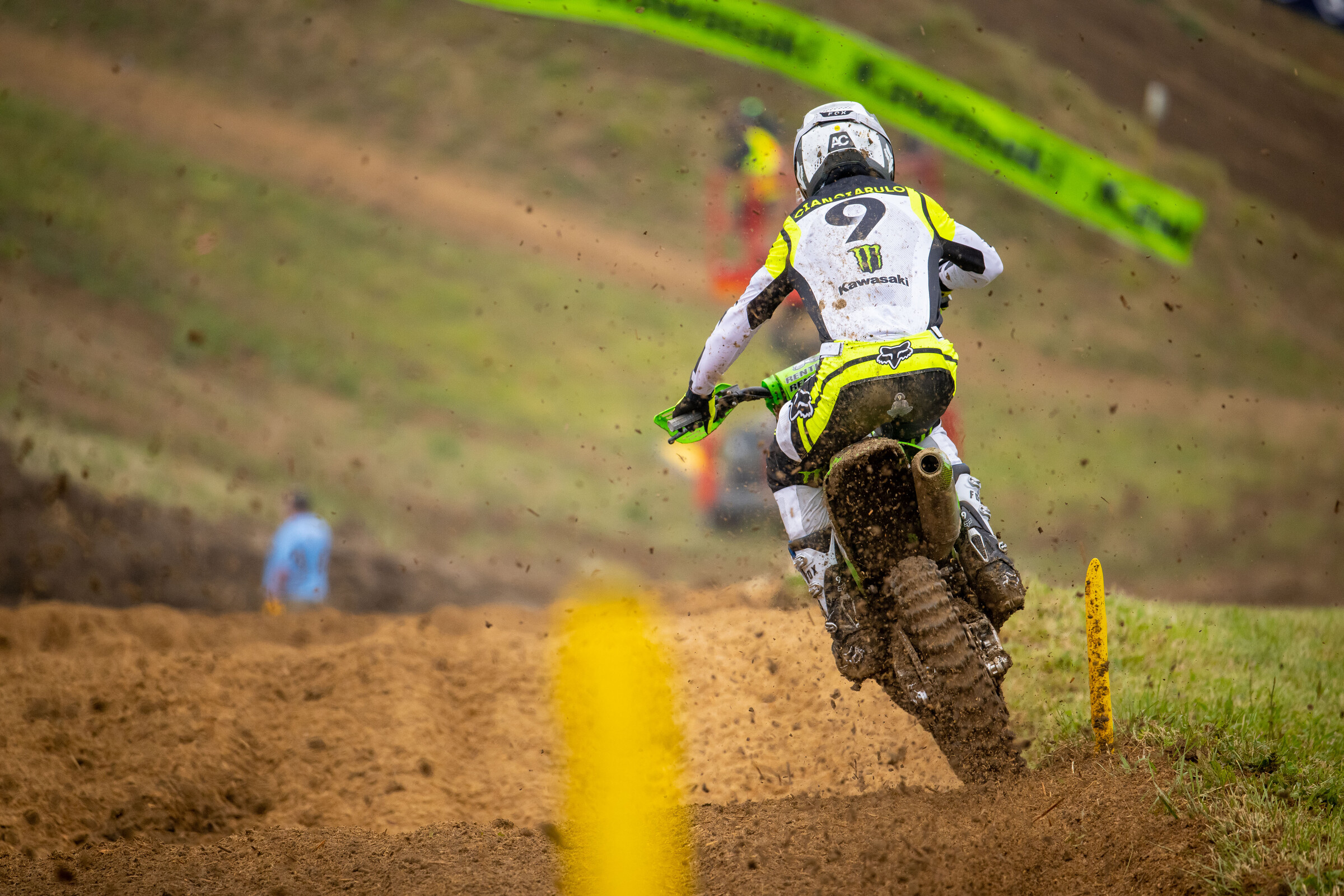 Cianciarulo slinging the slop with the Dunlop sand tire.