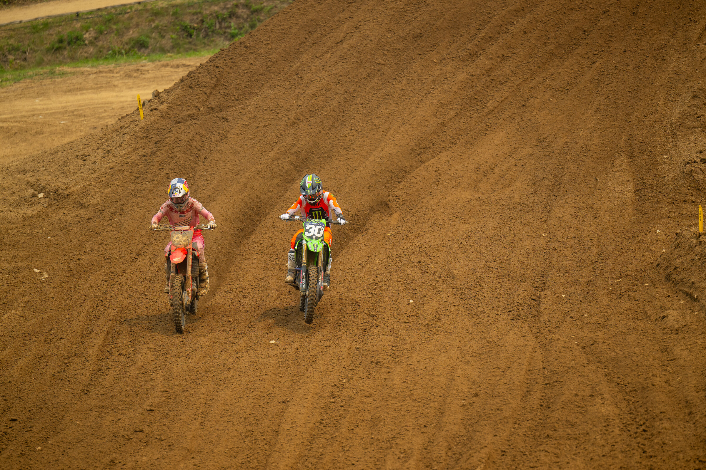 Jo Shimoda (right) and Hunter Lawrence (left).