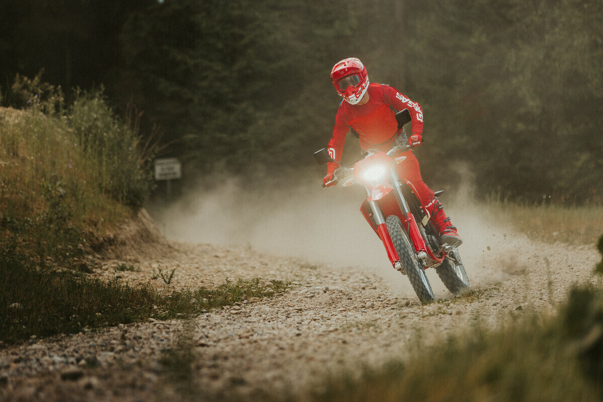 60349_Enduro _ 2024 _ ES 350 _ ES 500 _ Action