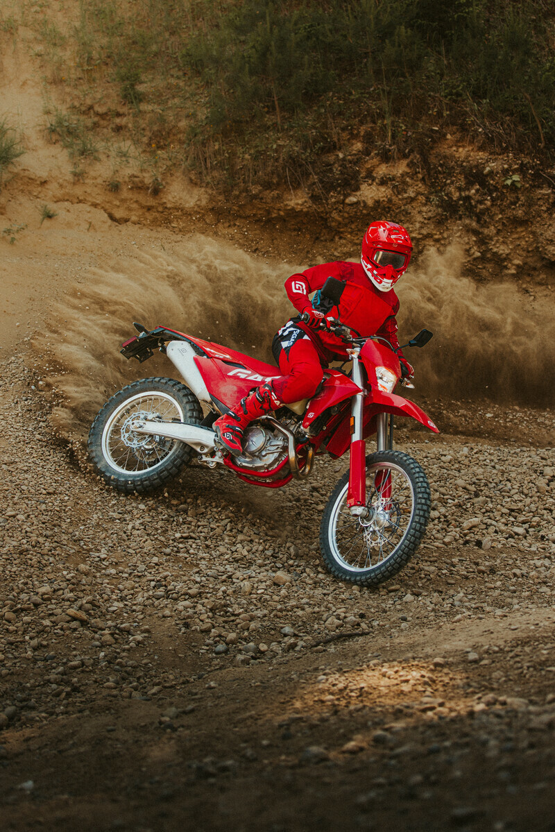 60350_Enduro _ 2024 _ ES 350 _ ES 500 _ Action
