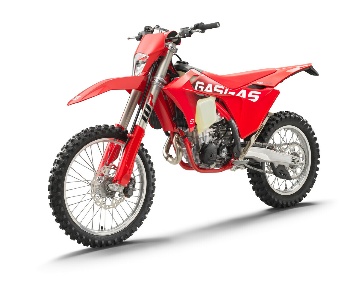 61454_Enduro _ EC 450F US_ 2024 _ Studio