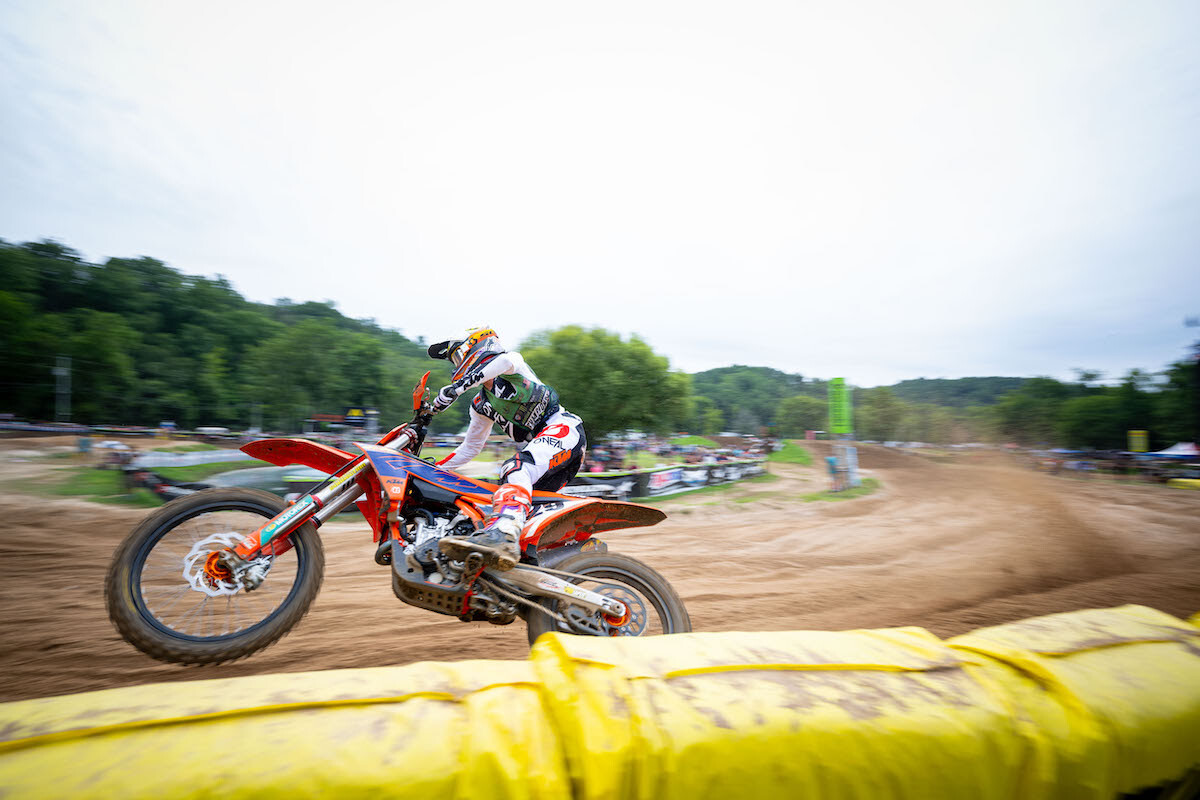 Julien Beaumer was impressive en route to the opening moto win in 250 Pro Sport.