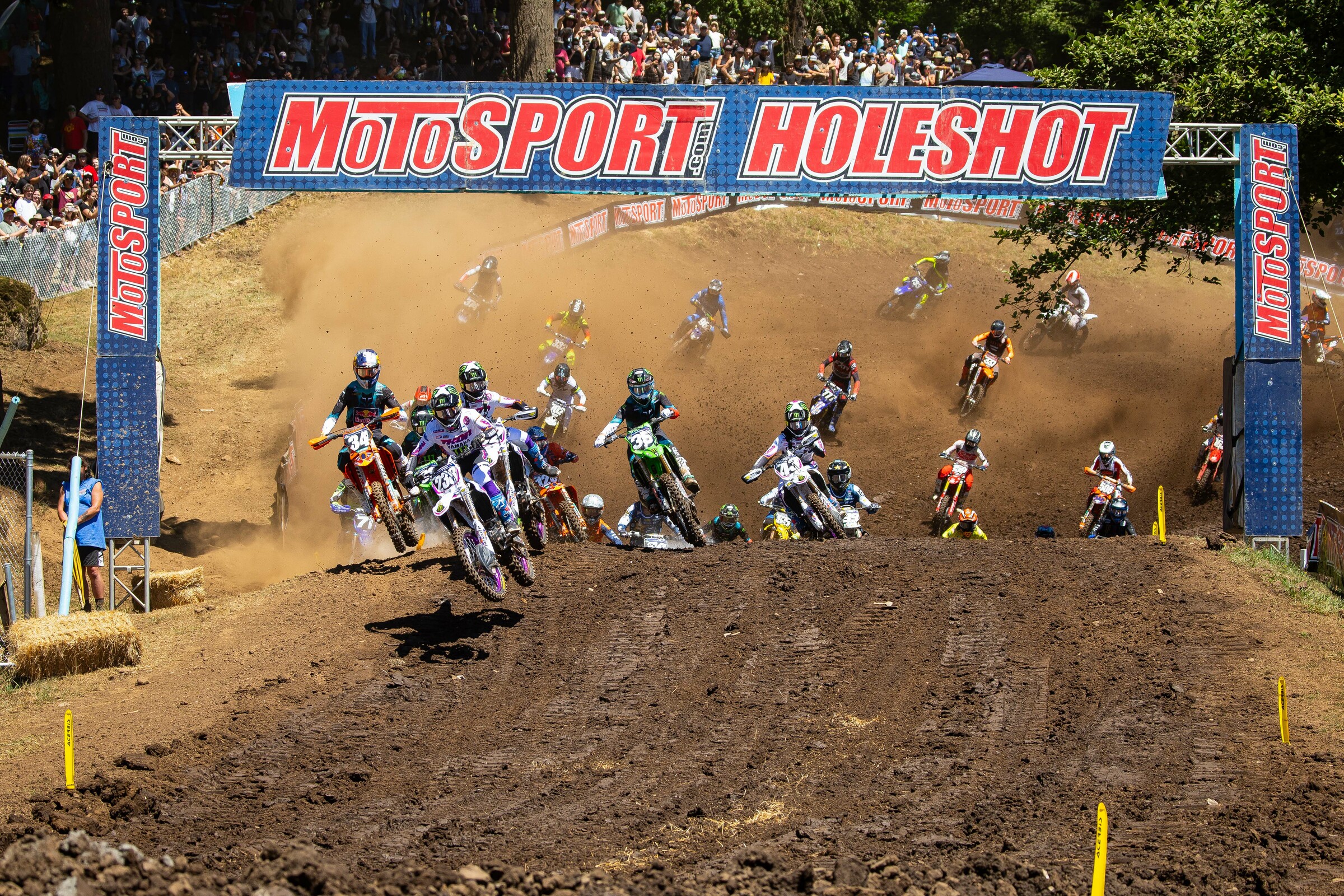 Pro Motocross Returns After Break in Action for Loretta Lynns hq pic