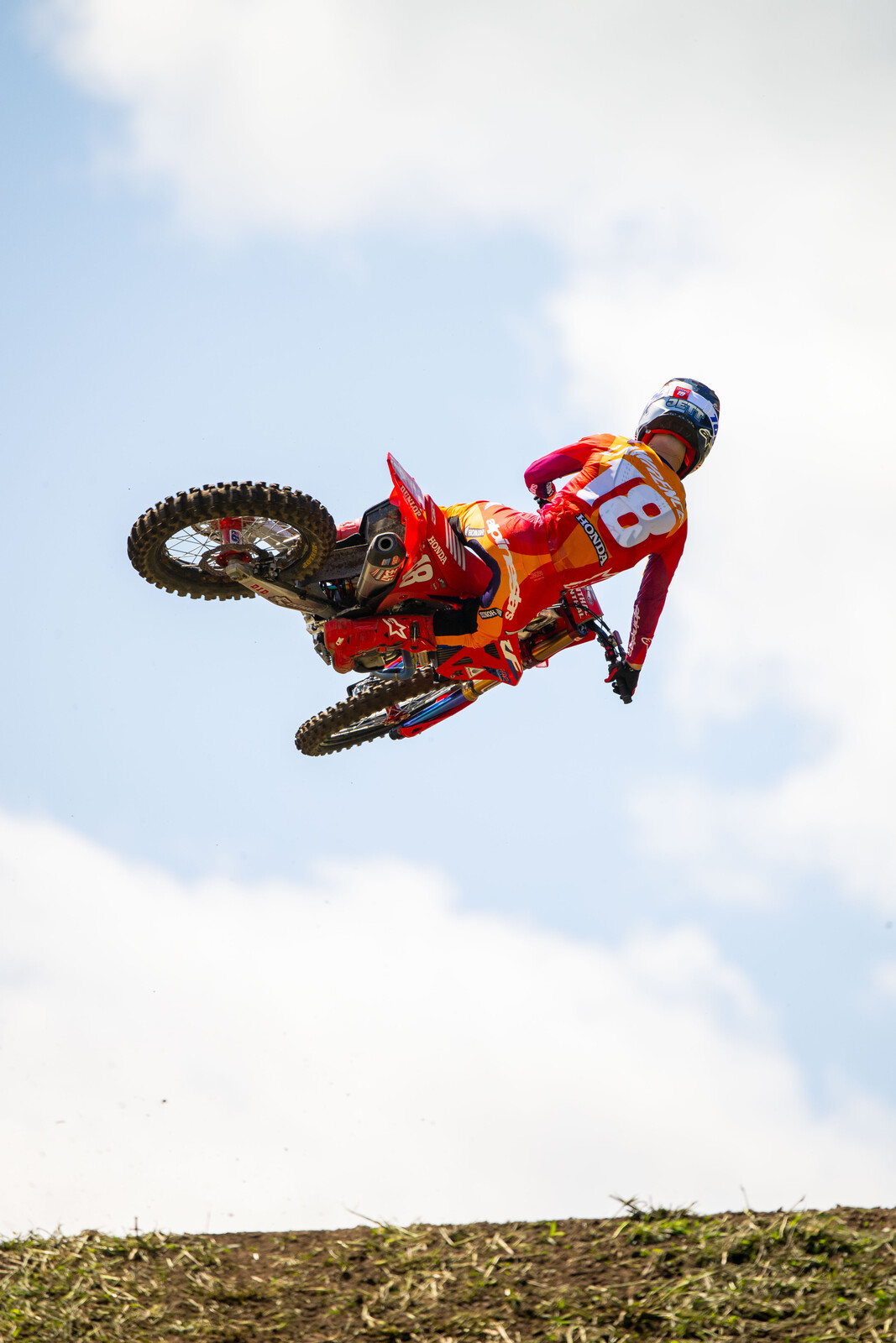 Can Jett complete the perfect season?