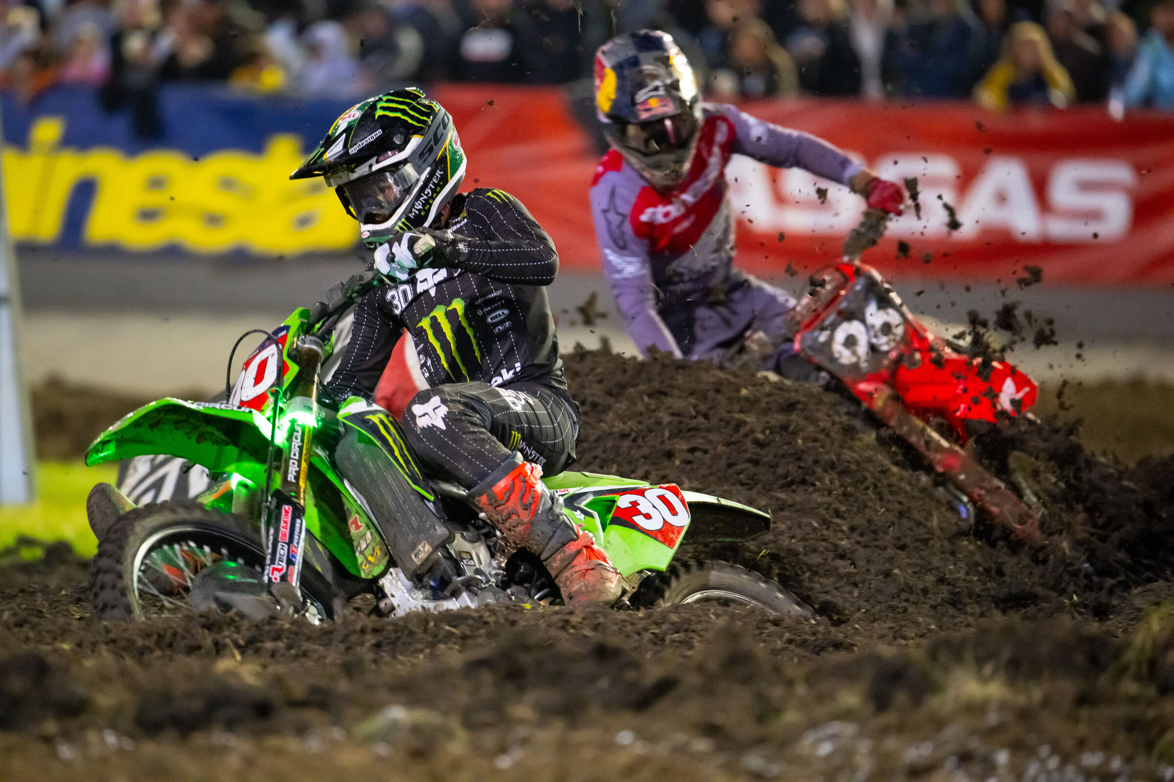 Jo Shimoda leading Hunter Lawrence.