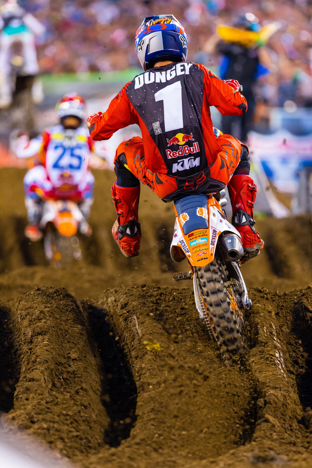 Ryan Dungey behind Marvin Musquin before the incident.