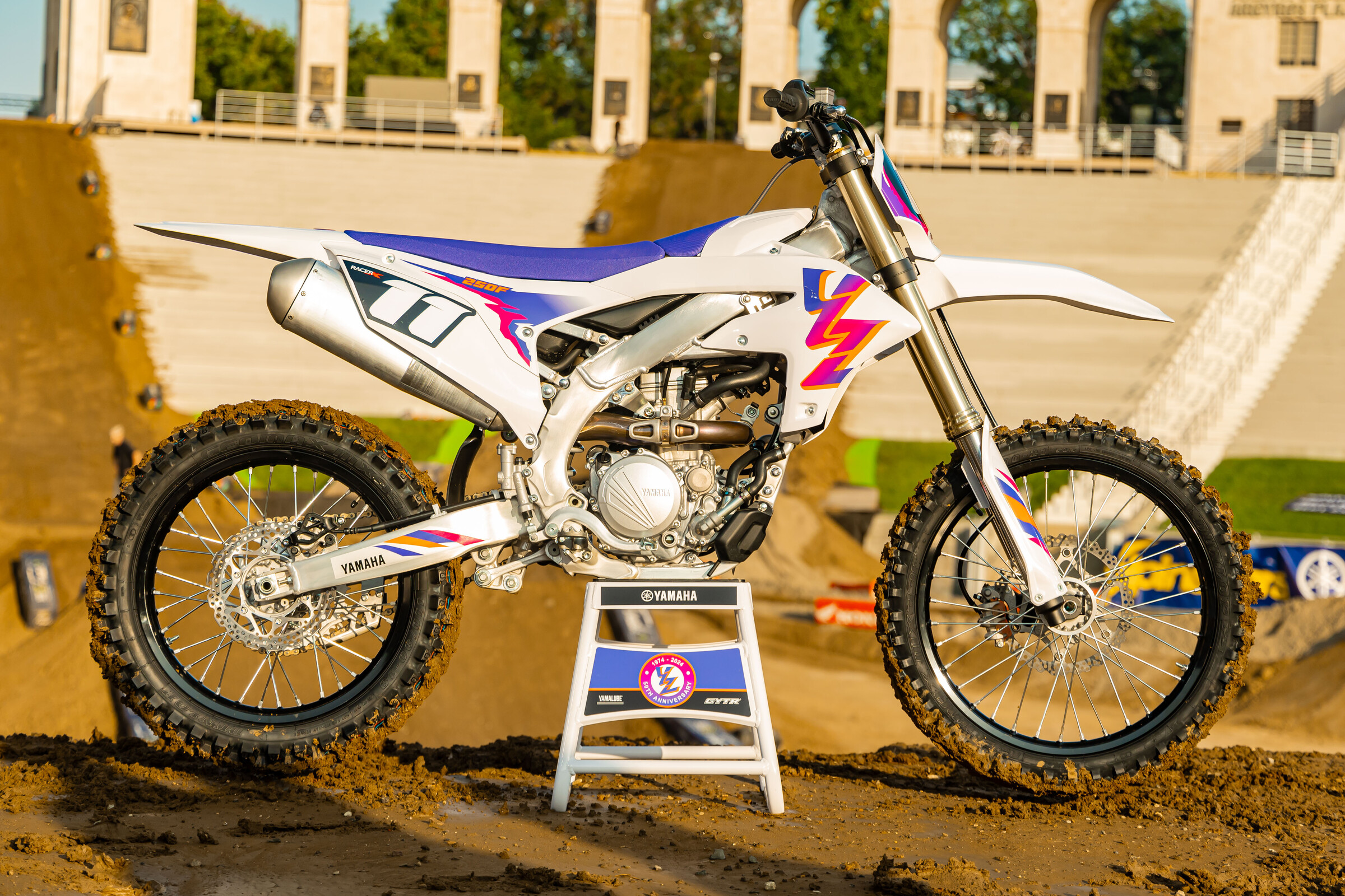 Video: 2024 Yamaha YZ250F Bike Introduction & Test - Racer X