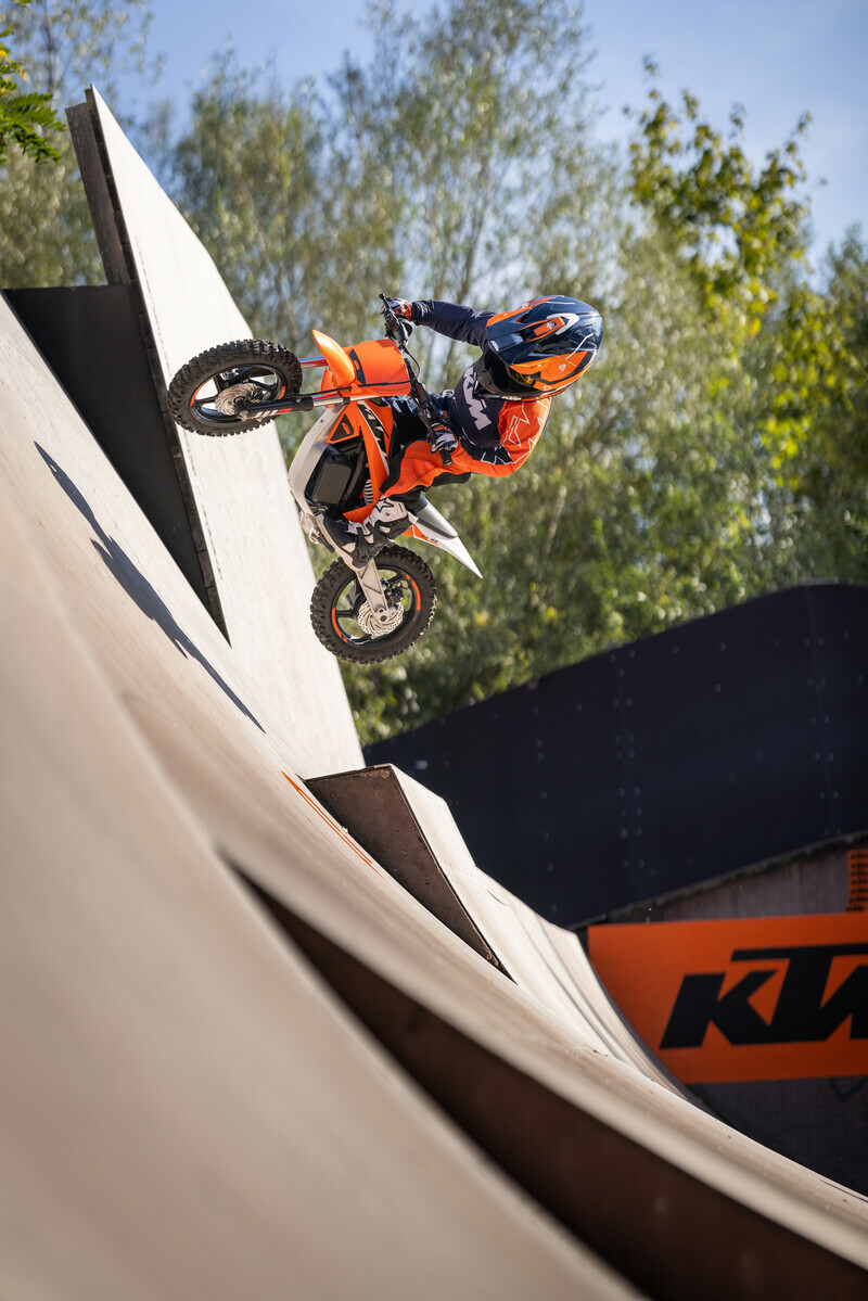 2024 KTM SX-E 2-10