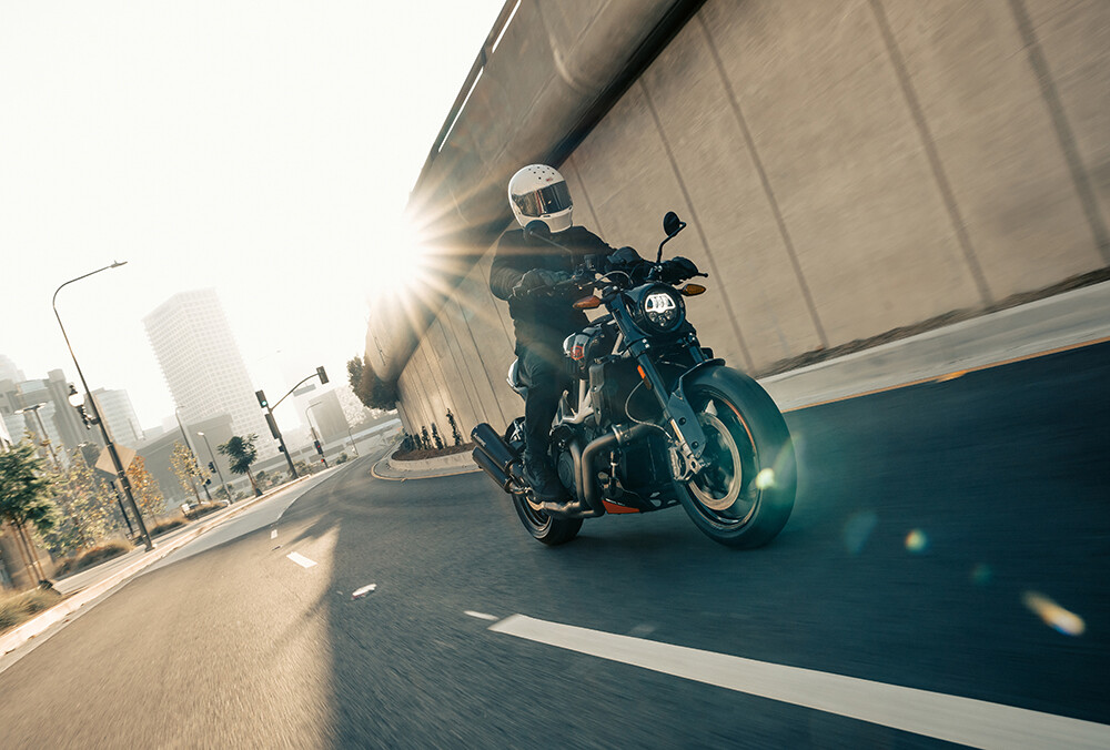 2024-FTR-x-100%-R-Carbon-17