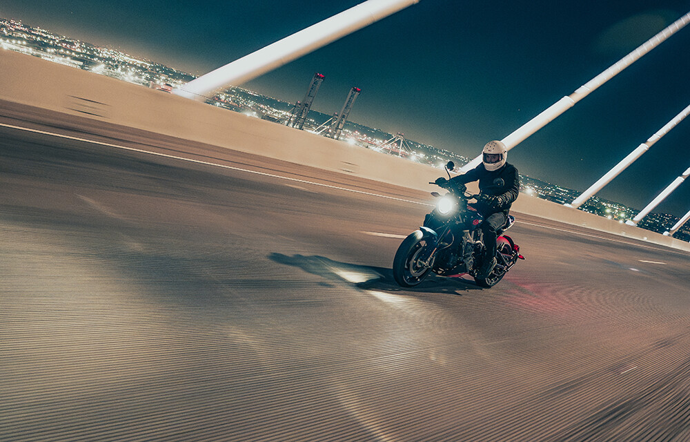 2024-FTR-x-100%-R-Carbon-05