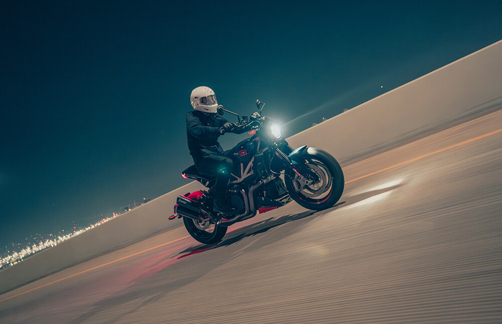 2024-FTR-x-100%-R-Carbon-07