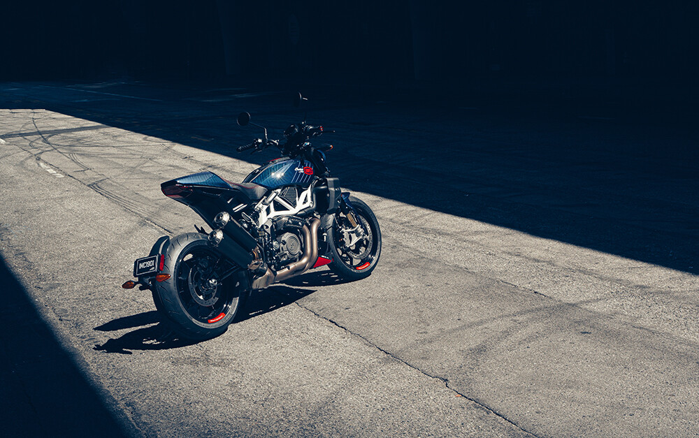 2024-FTR-x-100%-R-Carbon-03