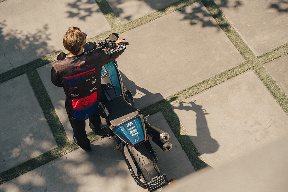 2024-FTR-x-100%-R-Carbon-13