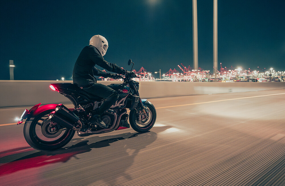 2024-FTR-x-100%-R-Carbon-06