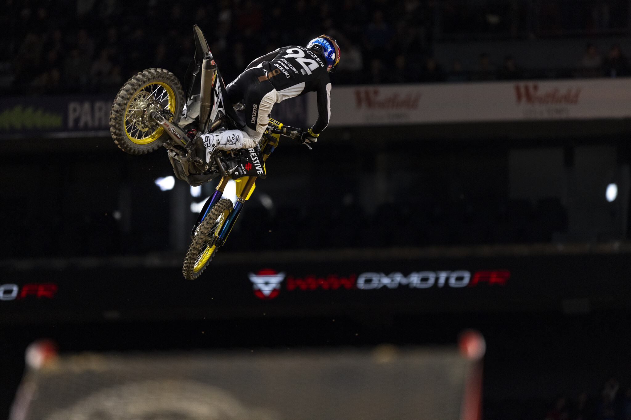 Roczen coulda' shoulda' won the final two races of the weekend. He won one, but crashed while leading to end the day. Then he crashed again after getting up! 