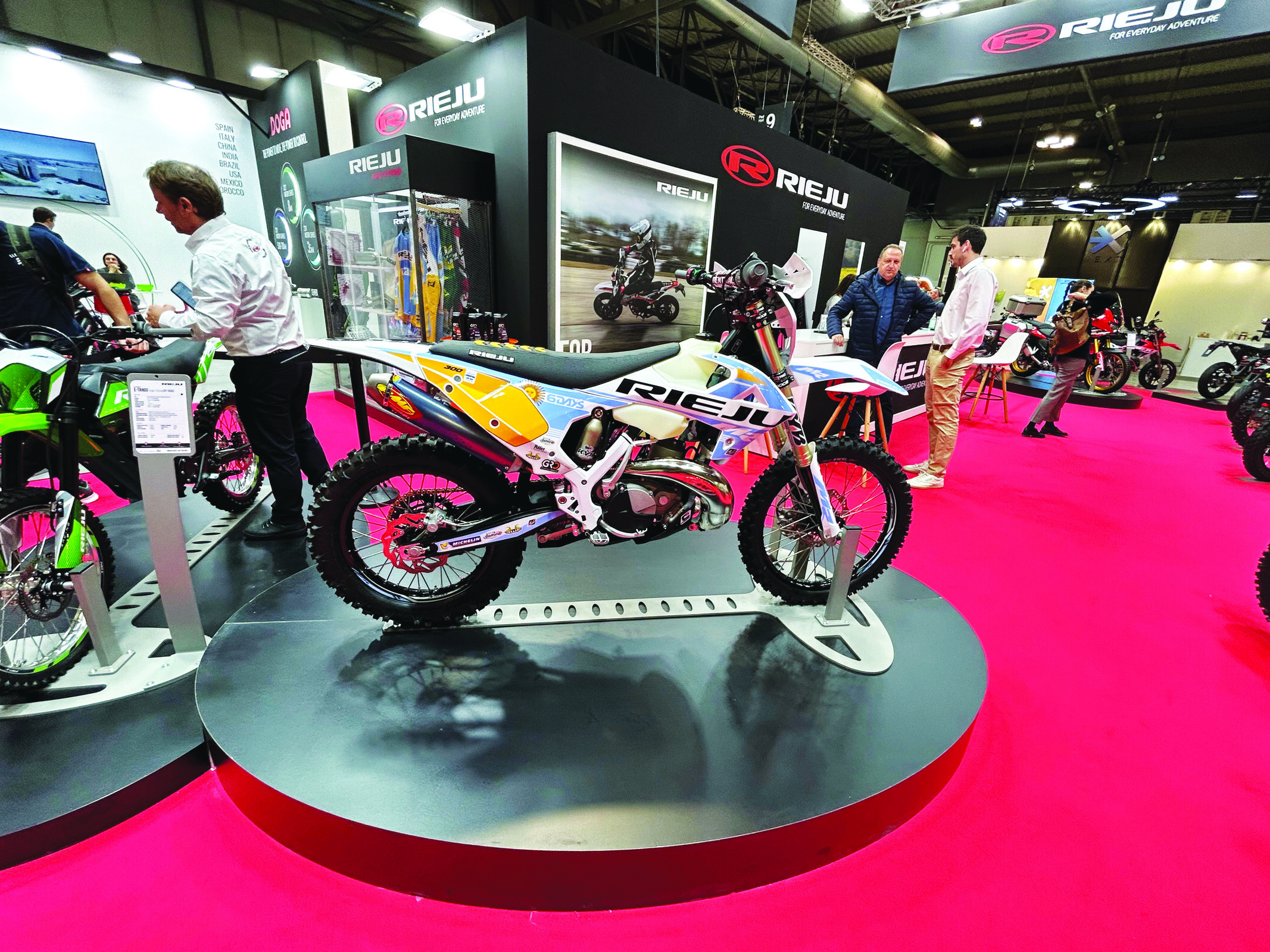 Spanish smoker: Sweet-looking Rieju MR Pro 300.