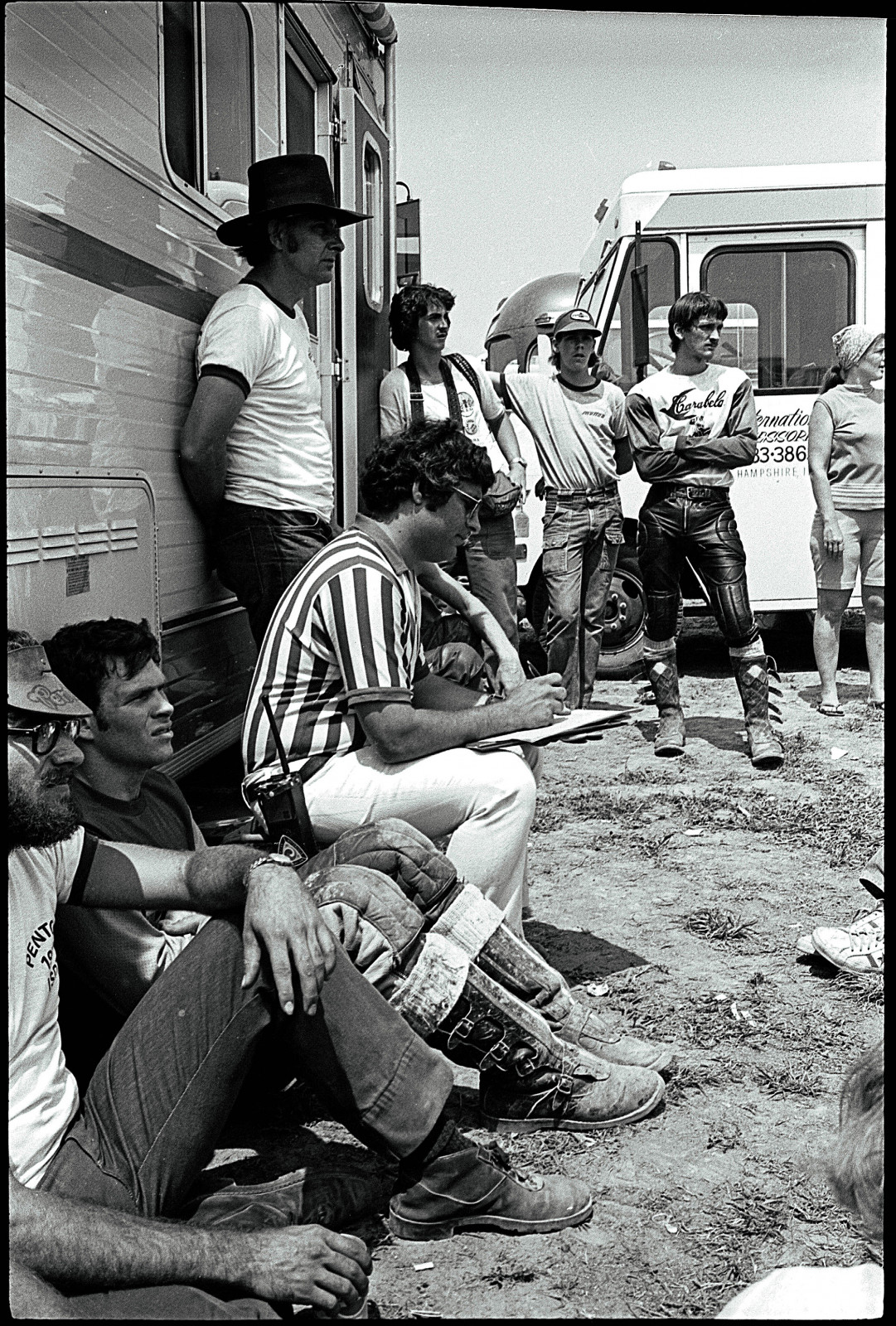AMA referee John “Light Brown” Lancione conducts the 125cc U.S. World Cup riders meeting at the hot, dusty Mid-America MX Park northwest of St. Louis.